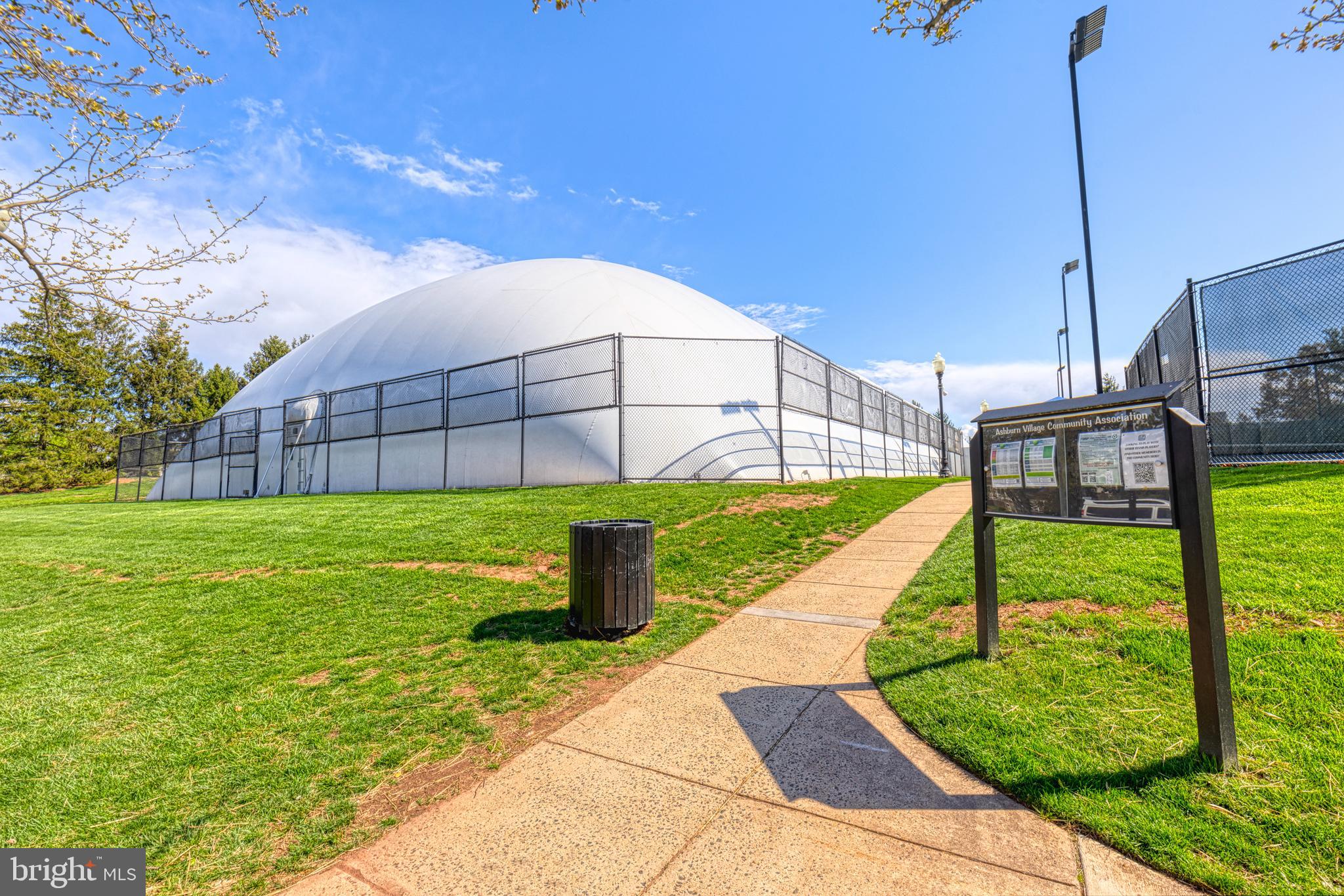 ASHBURN VILLAGE - Residential