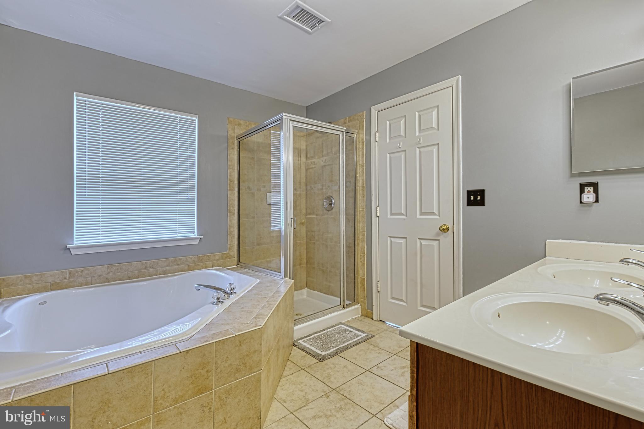 ASHBURN VILLAGE - Residential