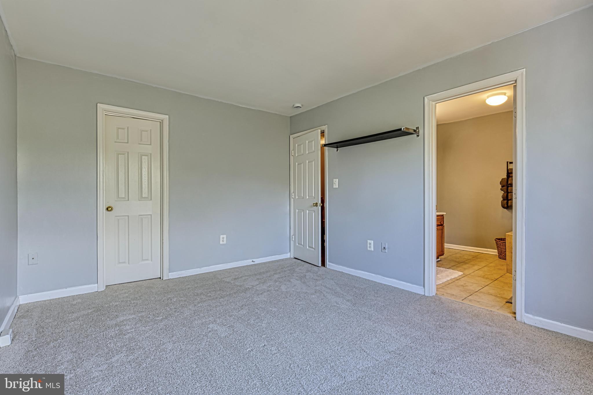 ASHBURN VILLAGE - Residential