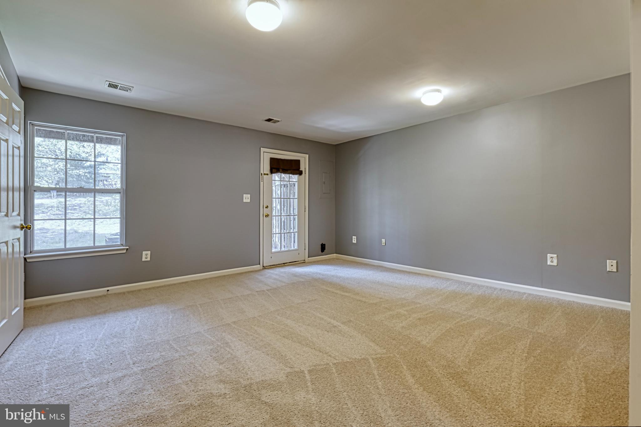 ASHBURN VILLAGE - Residential