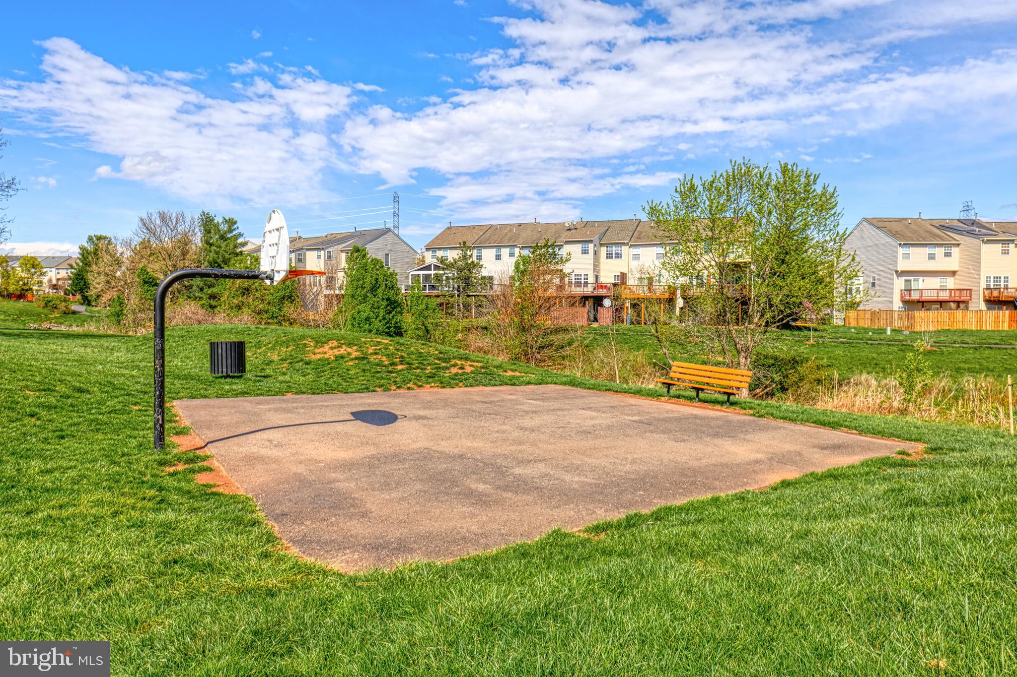 ASHBURN VILLAGE - Residential