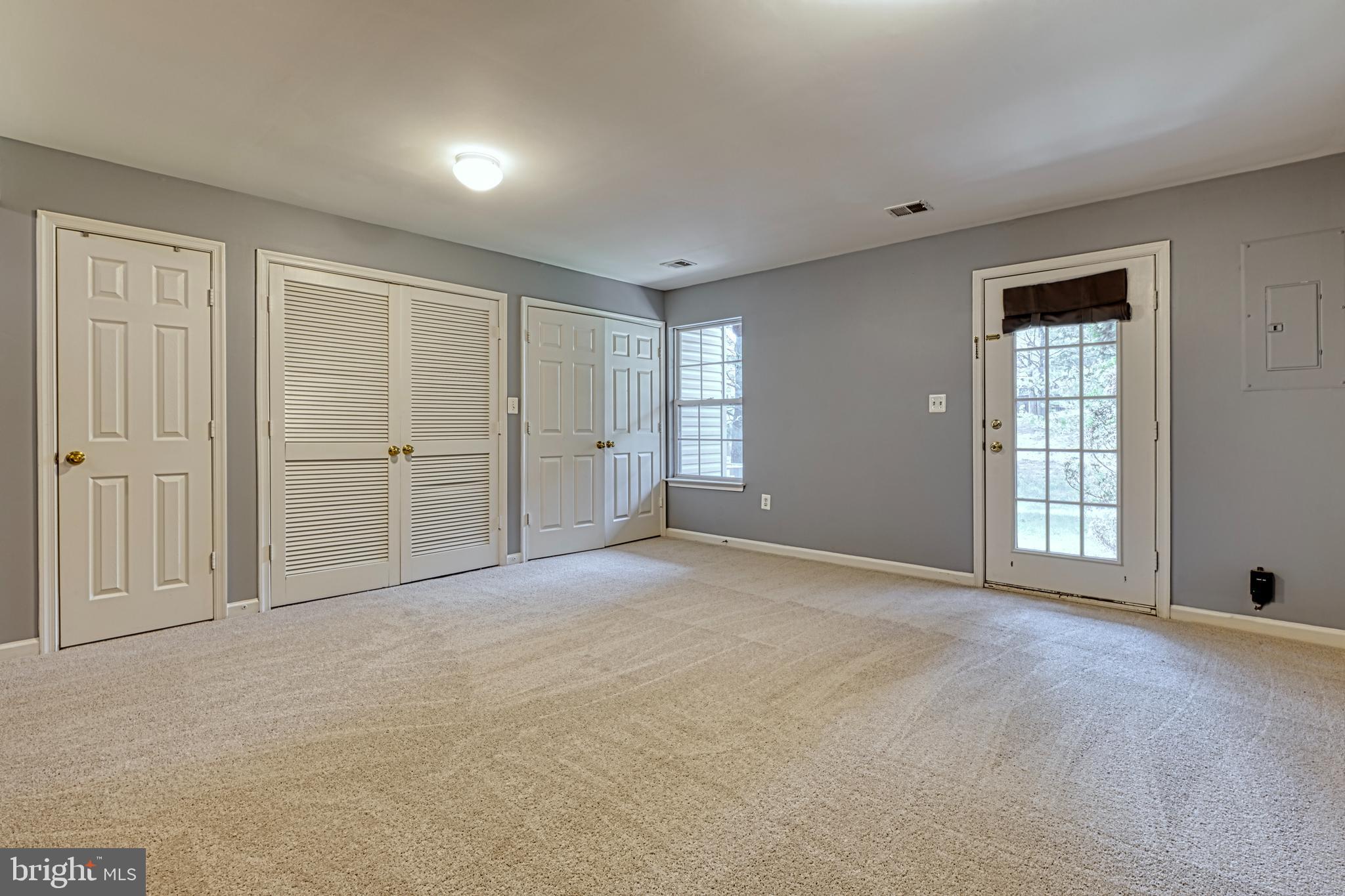 ASHBURN VILLAGE - Residential