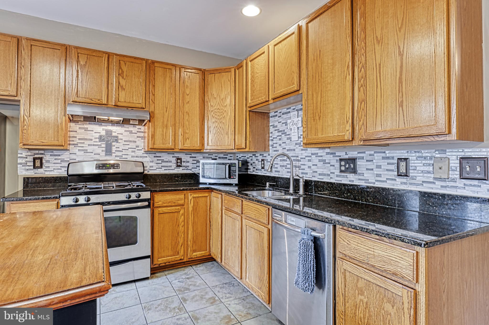 ASHBURN VILLAGE - Residential