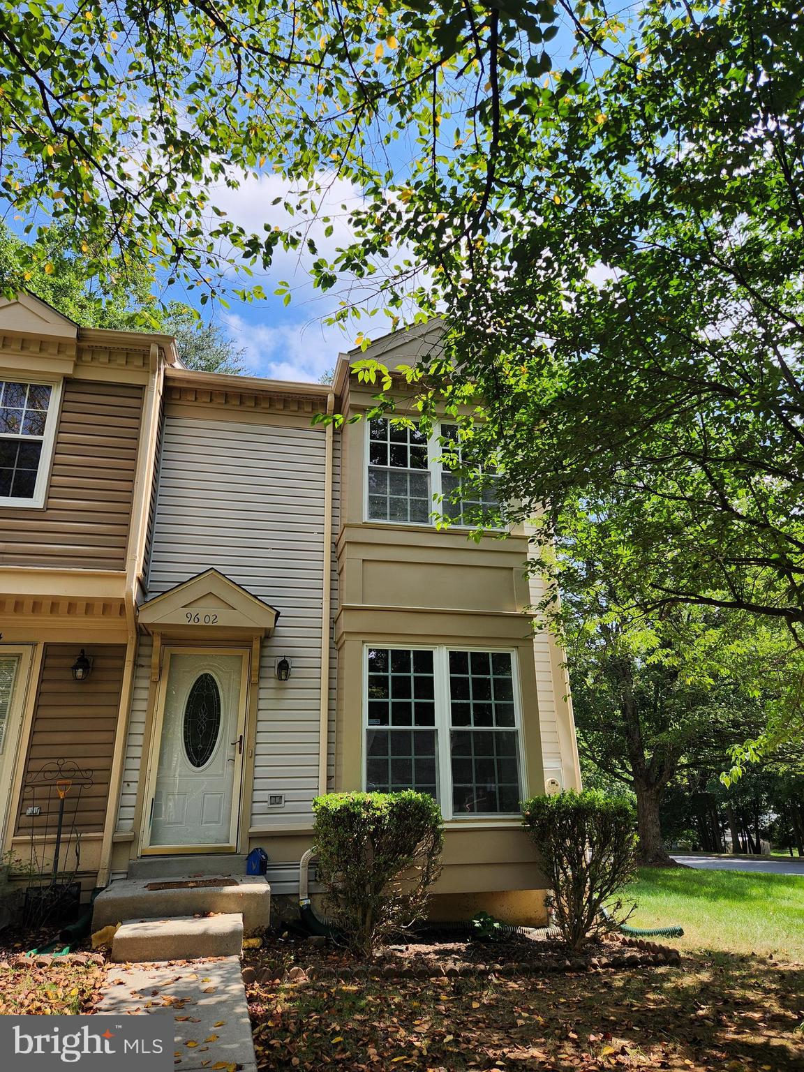 Coming Soon. Move in ready Less than $400k End unit Town Home in Glenshire Towne Community. Brand new HVAC system. Freshly Painted. All most New roof. New carpet in the basement. 2nd floor Bedroom level Laundry area. No extra CPRA fee. Seller prefer to settle with Amerikor Title & Escrow,llc. "As is'".