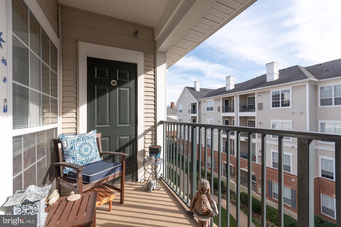 EXCHANGE AT VAN DORN - Residential Lease