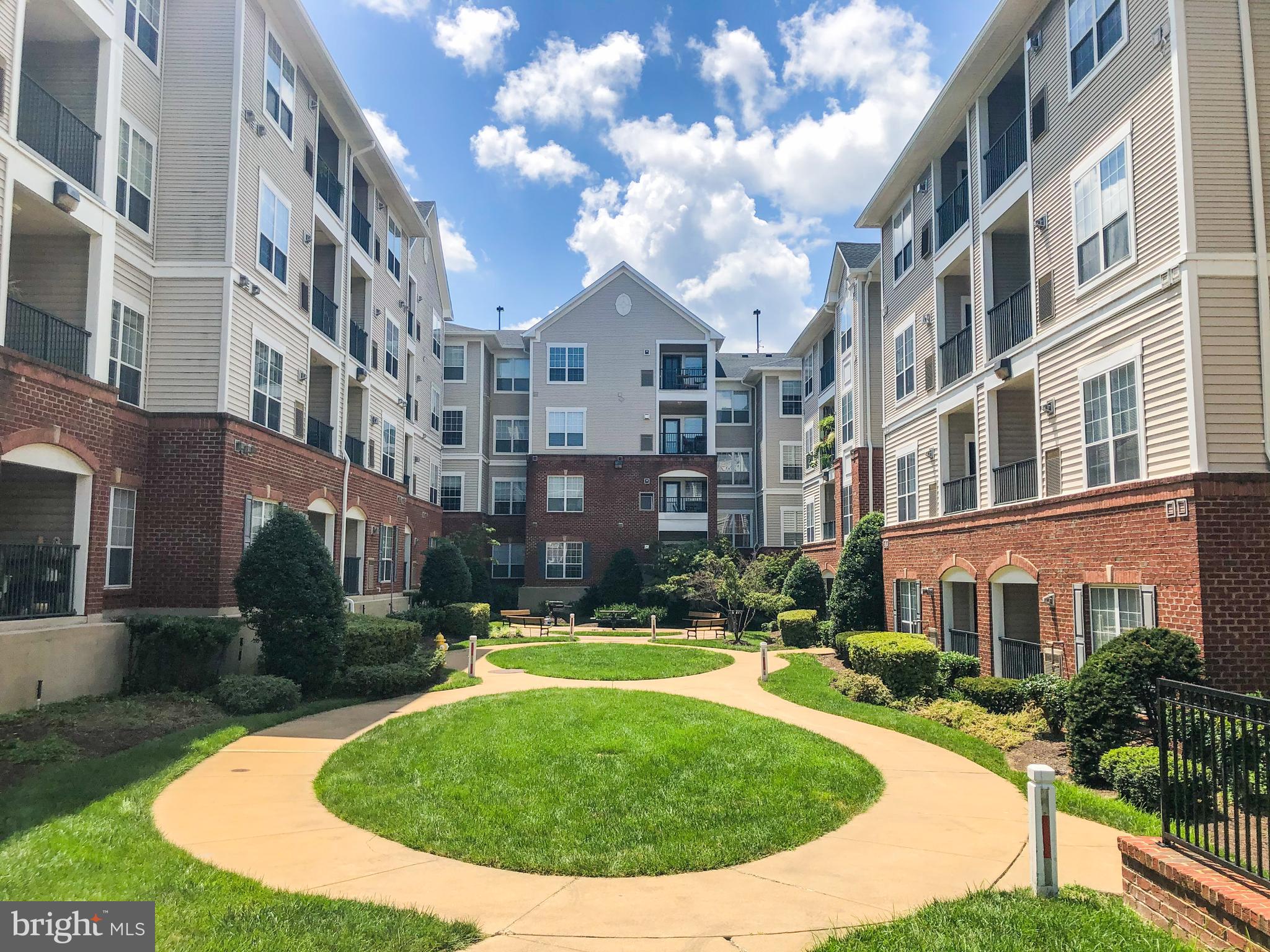 EXCHANGE AT VAN DORN - Residential Lease