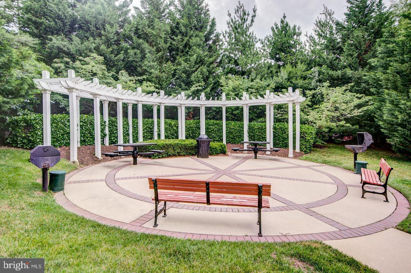 EXCHANGE AT VAN DORN - Residential Lease