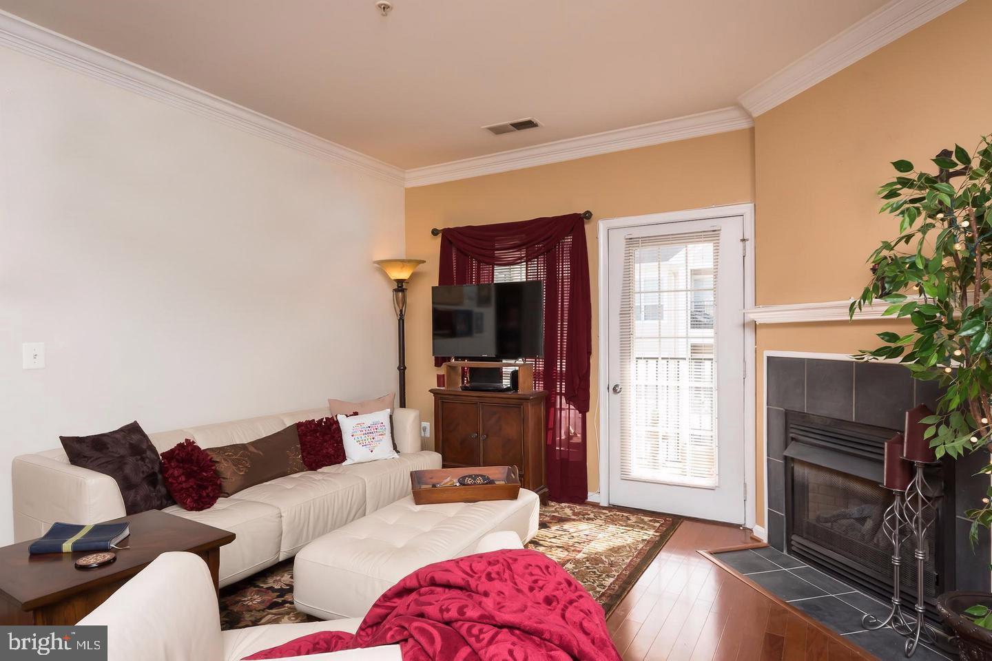 EXCHANGE AT VAN DORN - Residential Lease