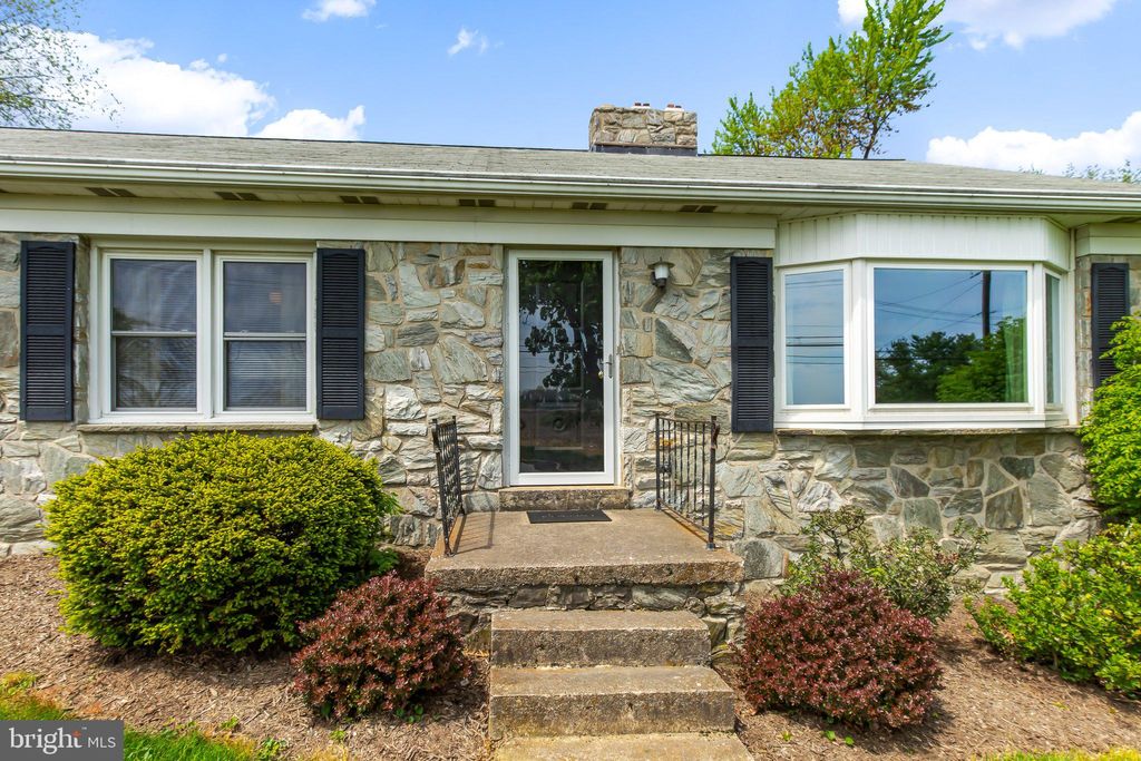 Photo of 1618 Stony Battery Road, Lancaster, PA 17601 (MLS # PALA2050424)