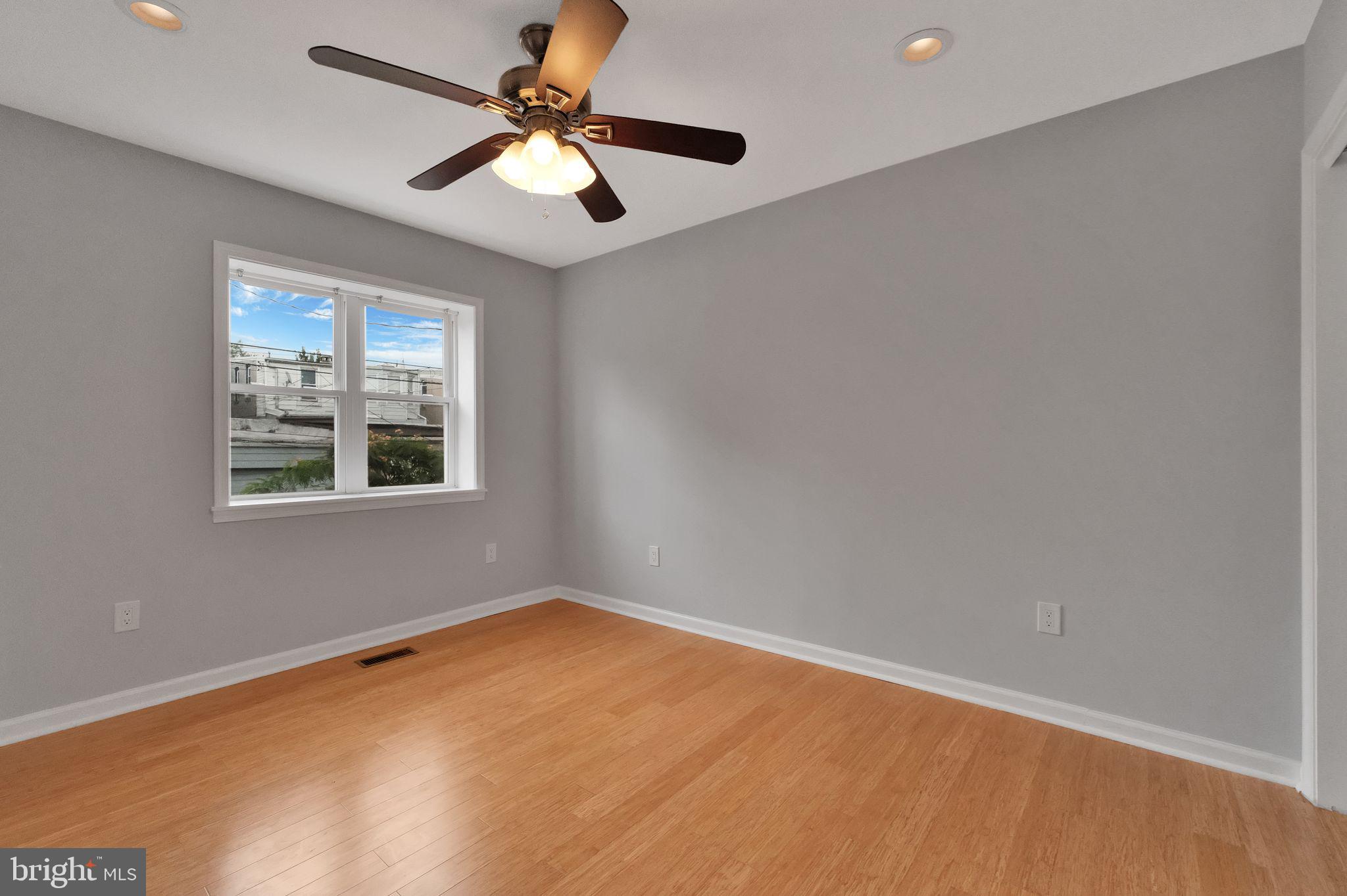 HIGHLANDTOWN - Residential
