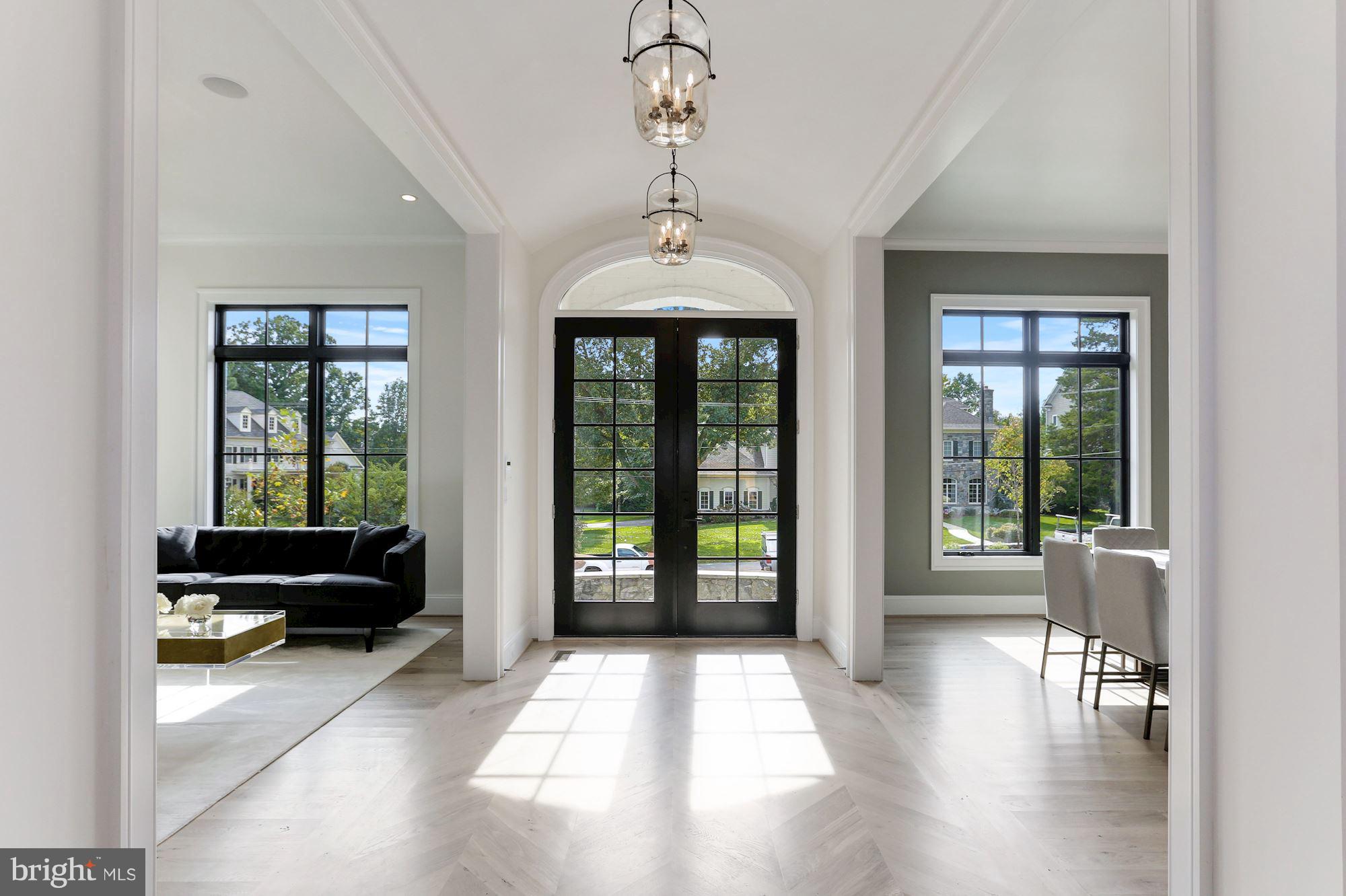 SALONA VILLAGE - Residential