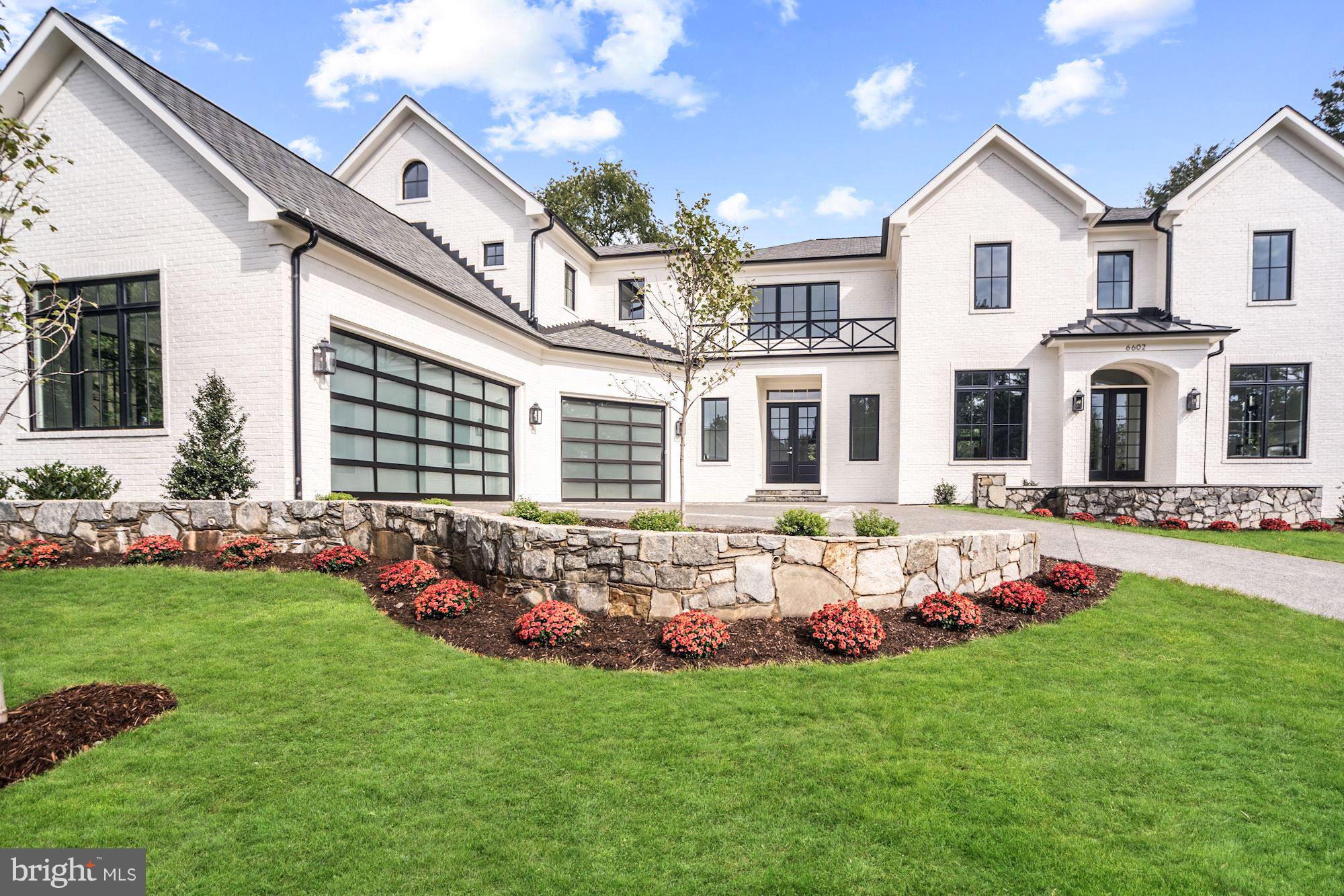 SALONA VILLAGE - Residential