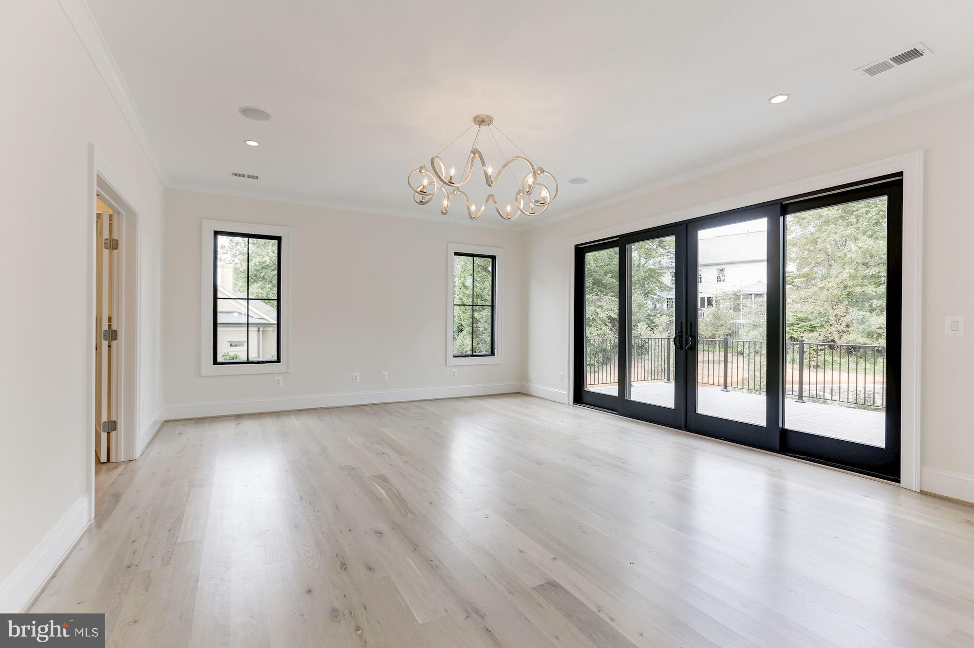 SALONA VILLAGE - Residential