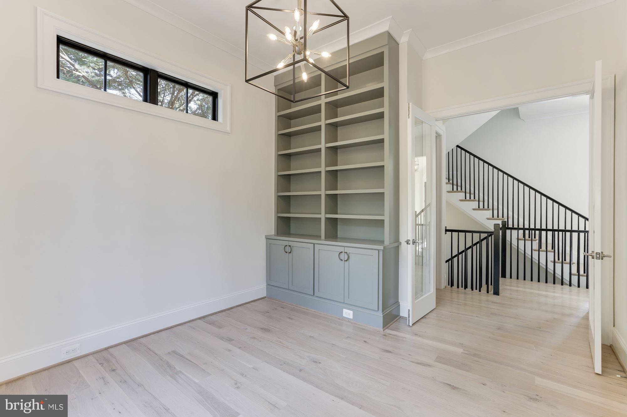 SALONA VILLAGE - Residential