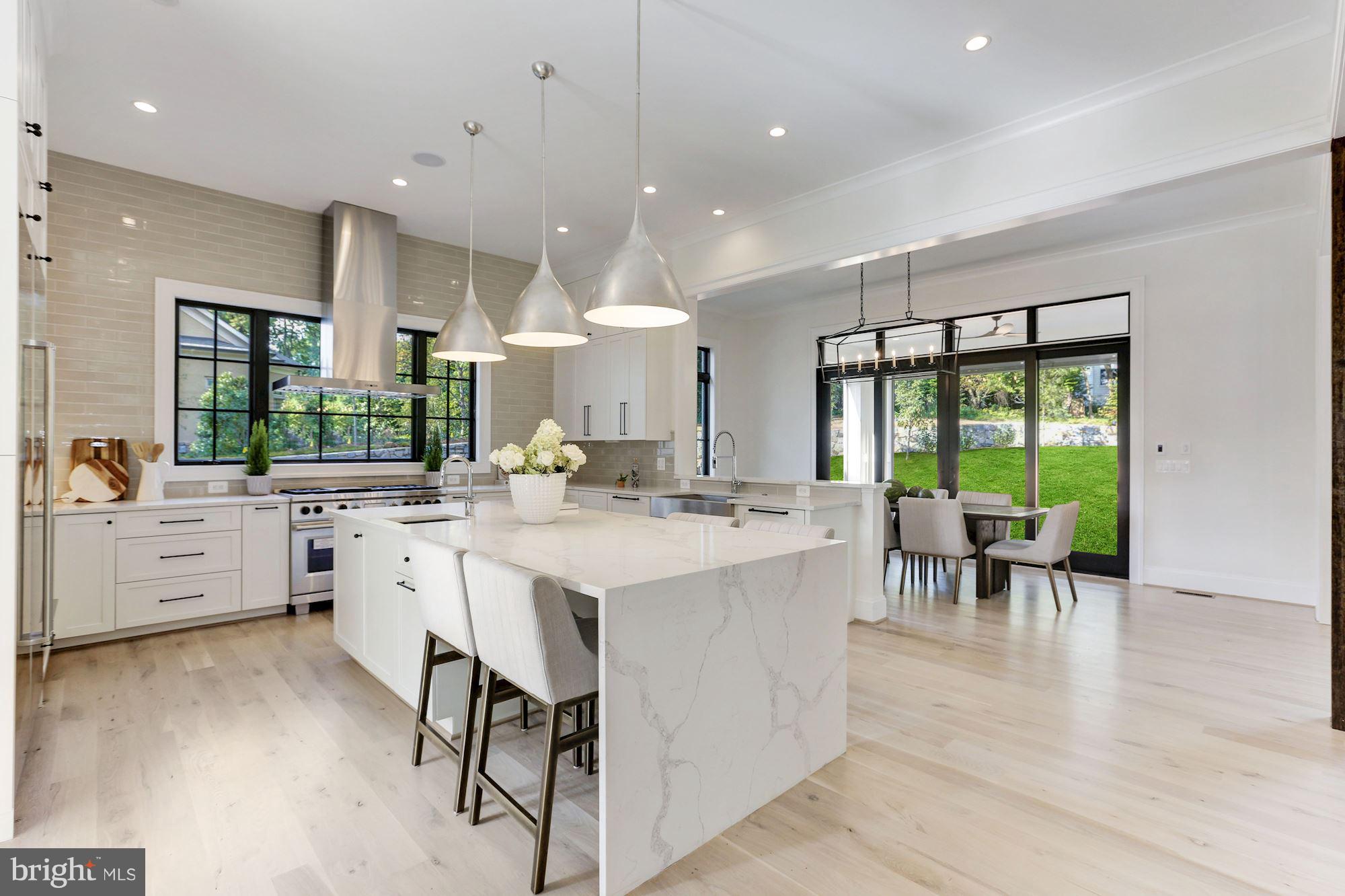 SALONA VILLAGE - Residential