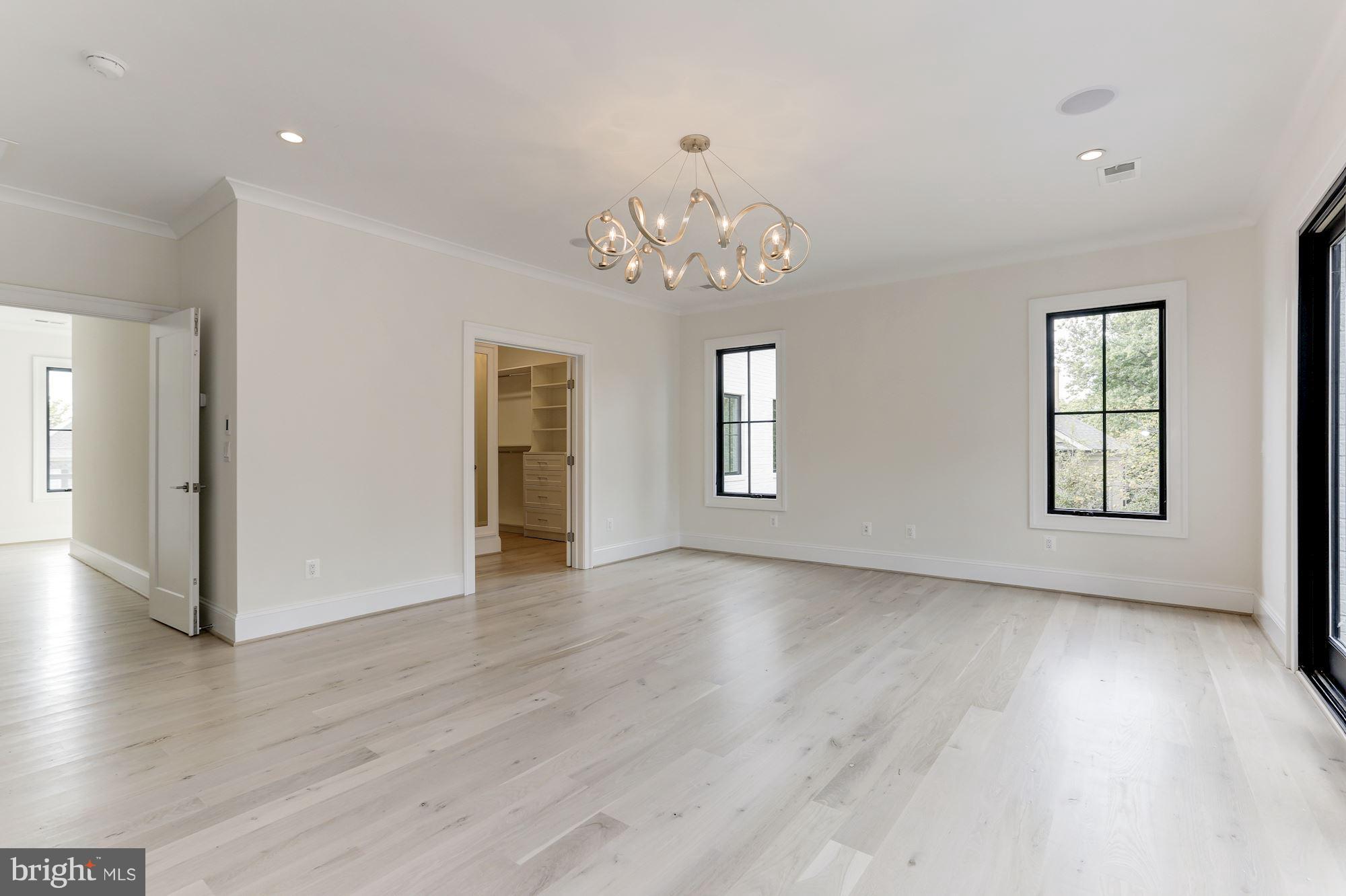 SALONA VILLAGE - Residential