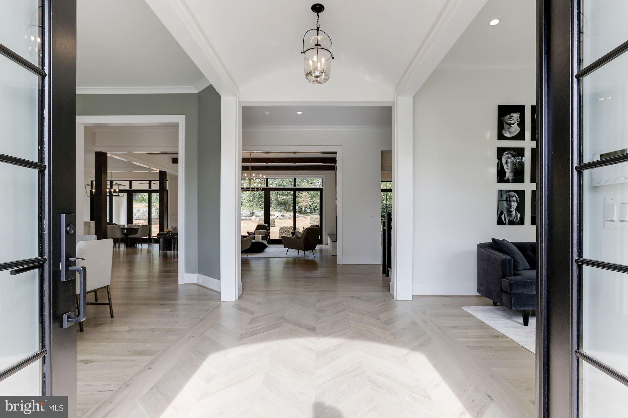 SALONA VILLAGE - Residential