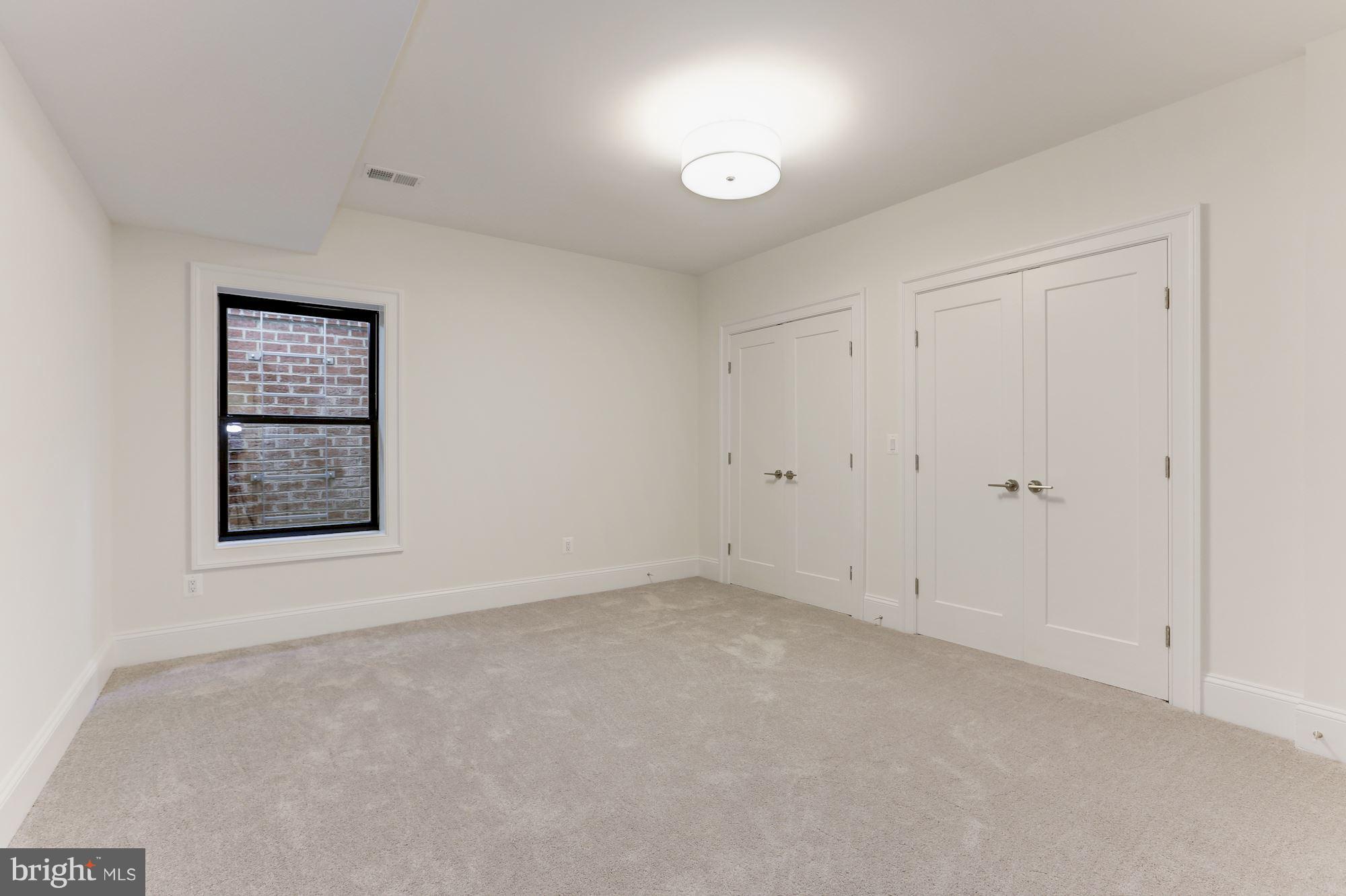 SALONA VILLAGE - Residential