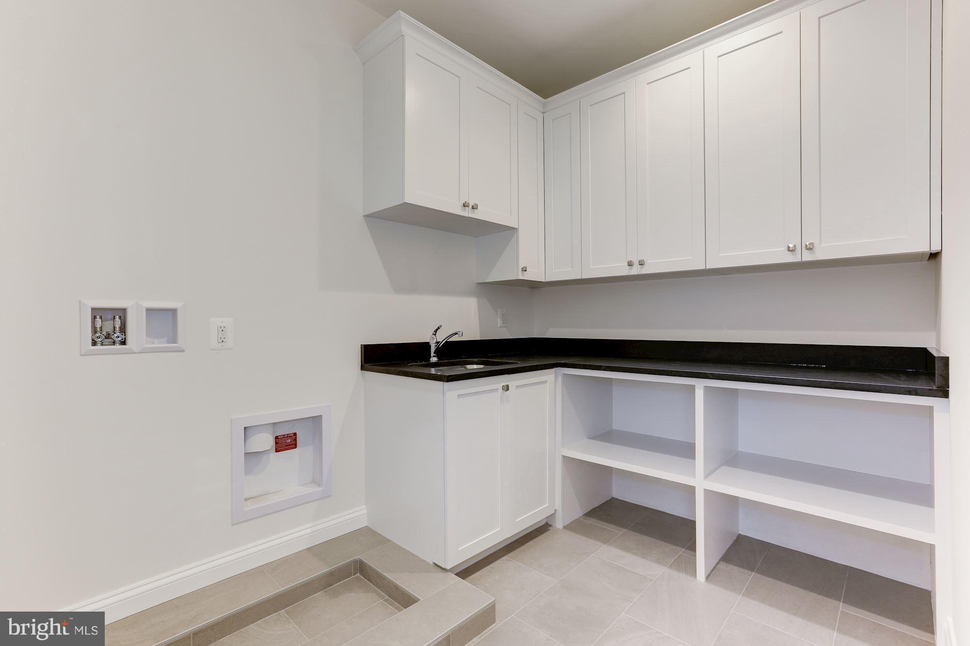 SALONA VILLAGE - Residential