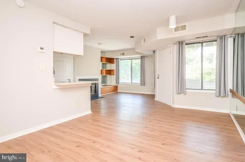 9708 Hellingly Pl Unit 214, Montgomery Village, MD MLS: MDMC2174618