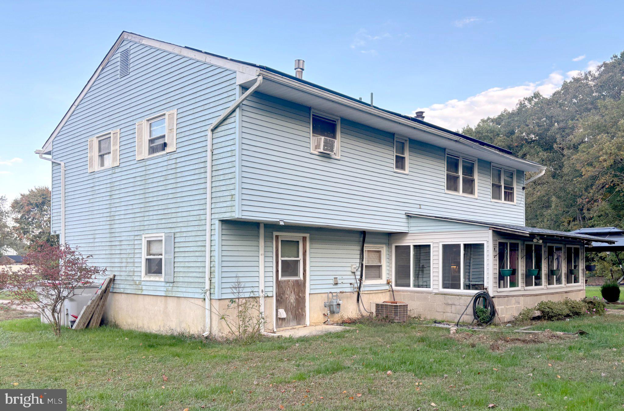 2230 BERKELEY DRIVE