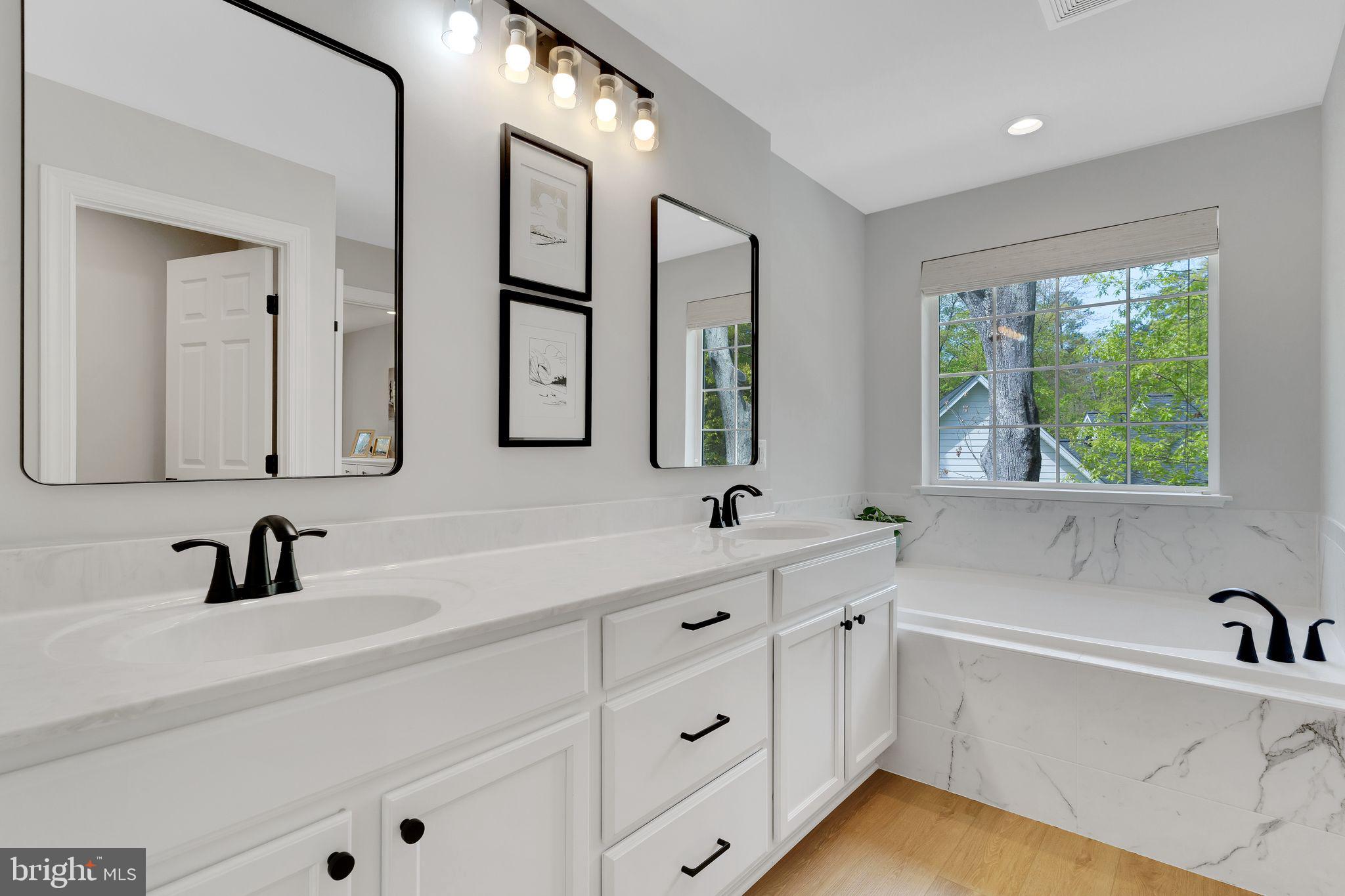 SWAN POINT - Residential