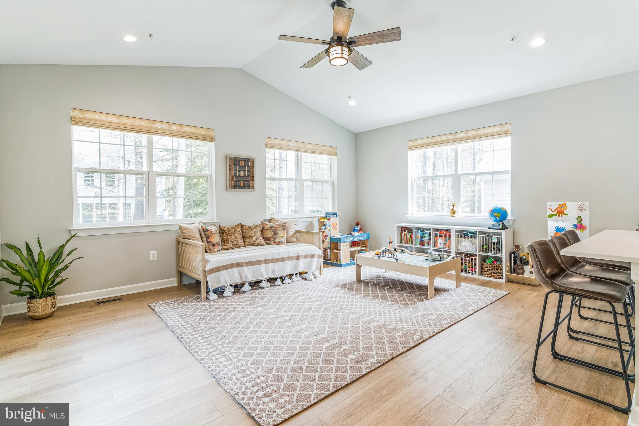 SWAN POINT - Residential