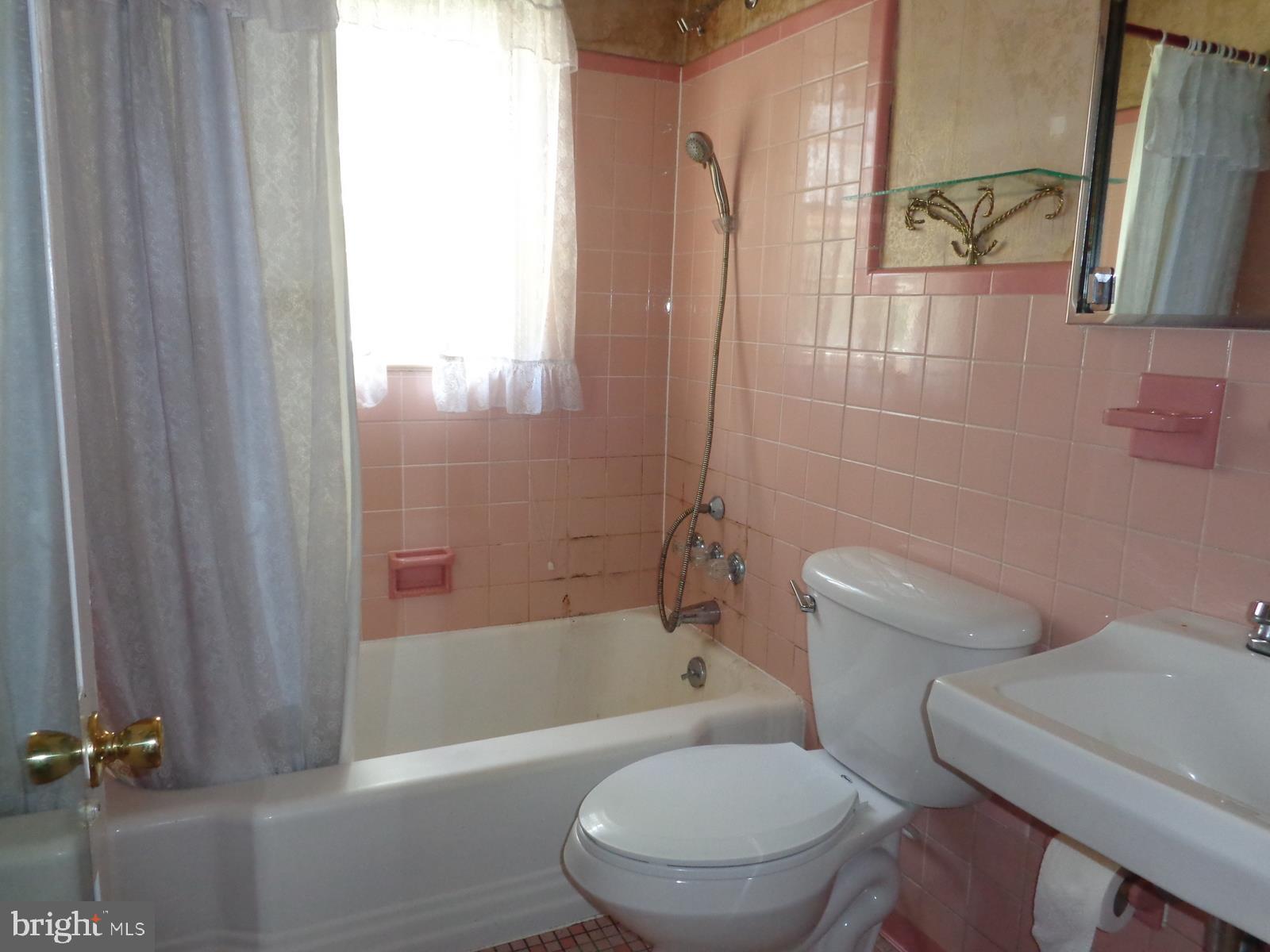 CHARLES TERRACE - Residential