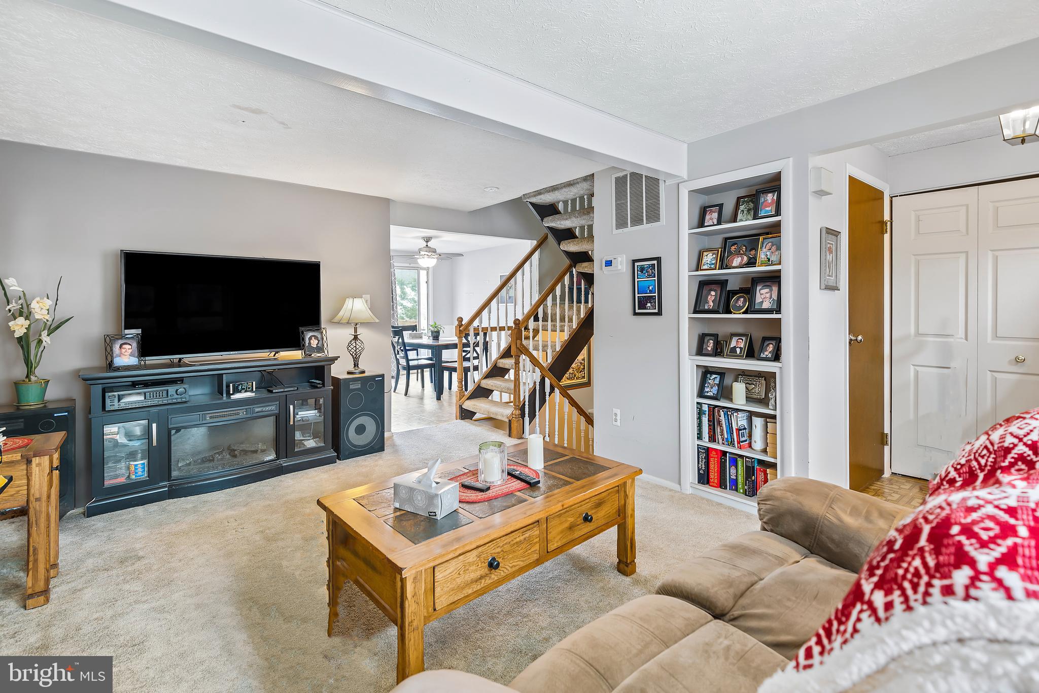 GUNNERS LAKE VILLAGE - Residential