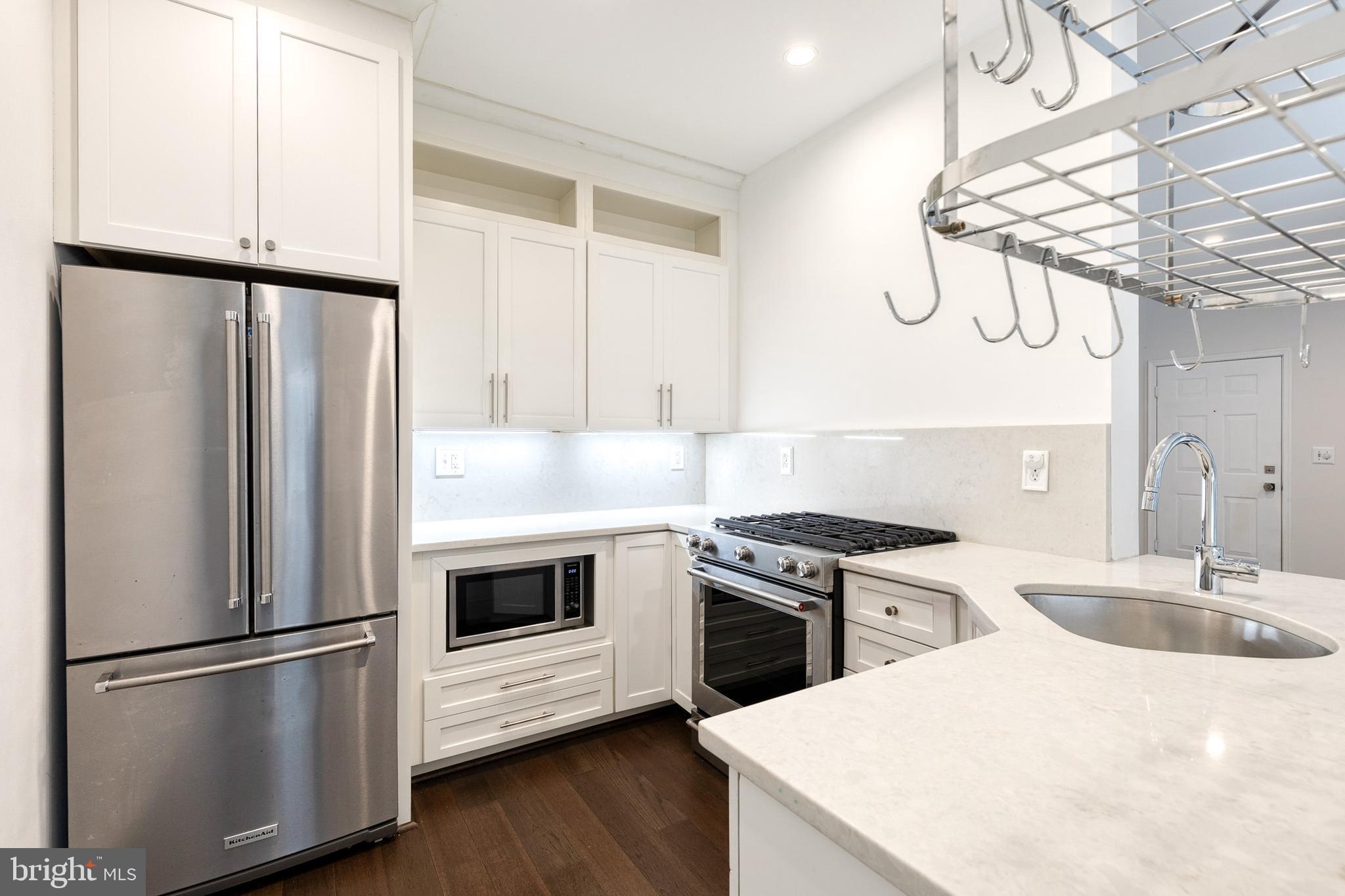 FAIRWAYS BAY HILLS CONDOMINIUMS - Residential Lease