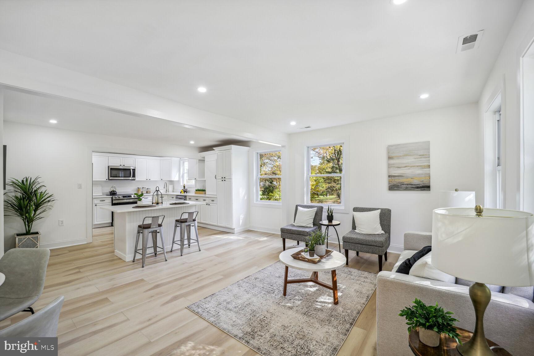 FOREST HILLS - Residential