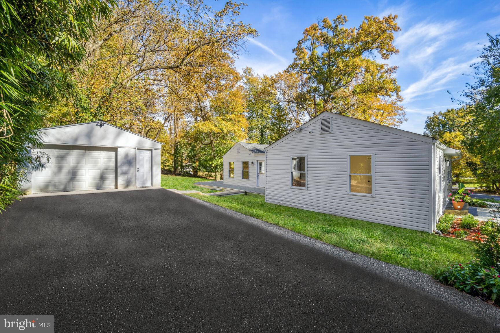 FOREST HILLS - Residential