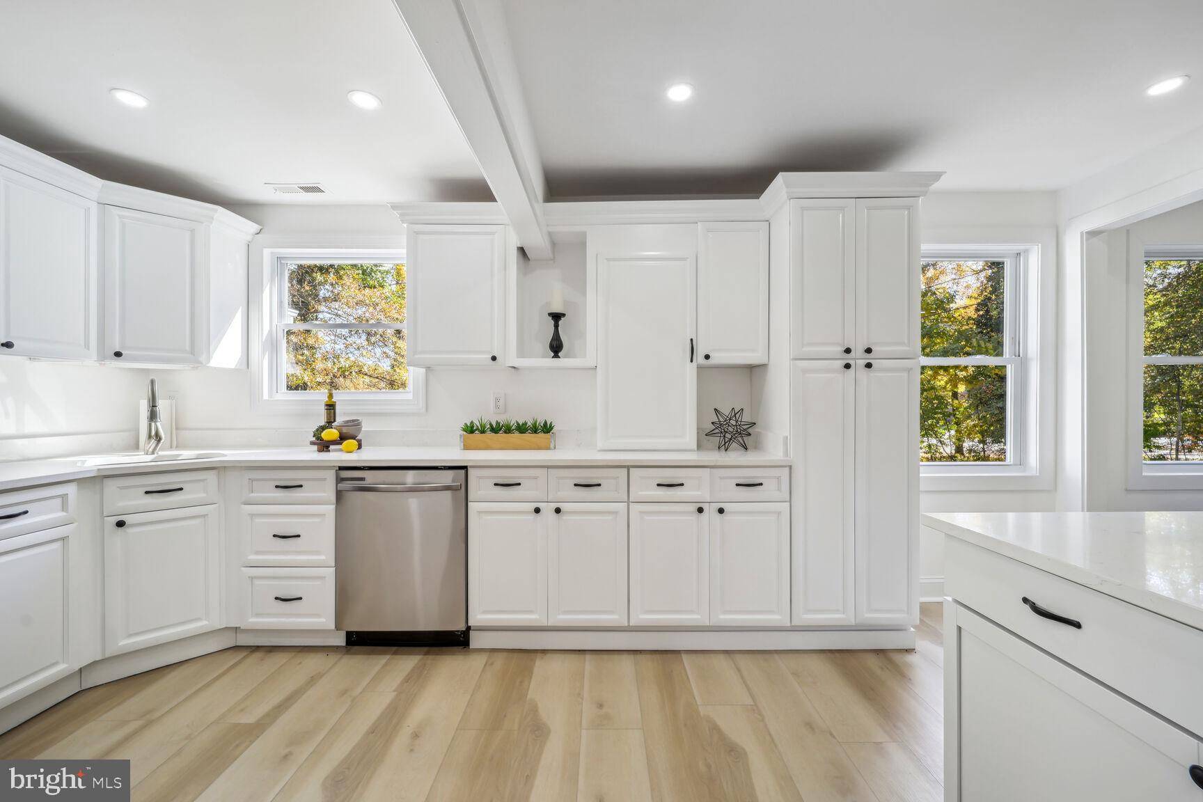 FOREST HILLS - Residential