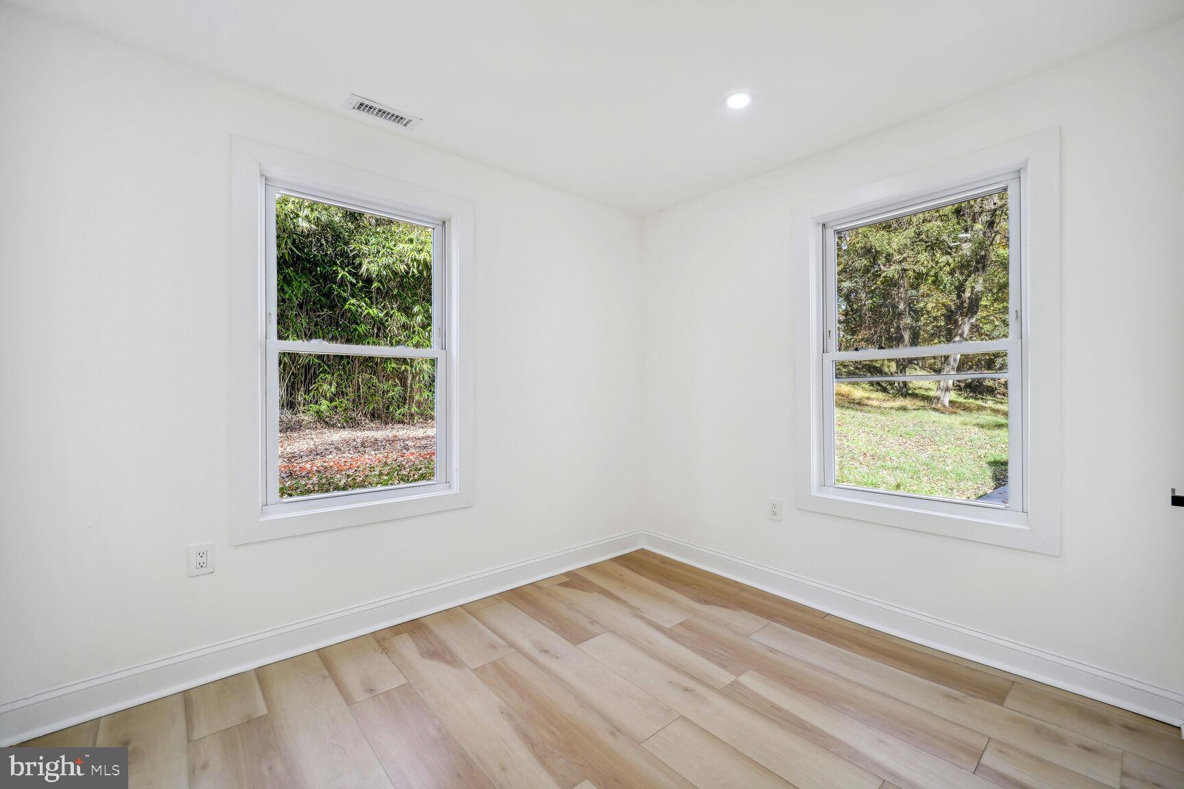 FOREST HILLS - Residential