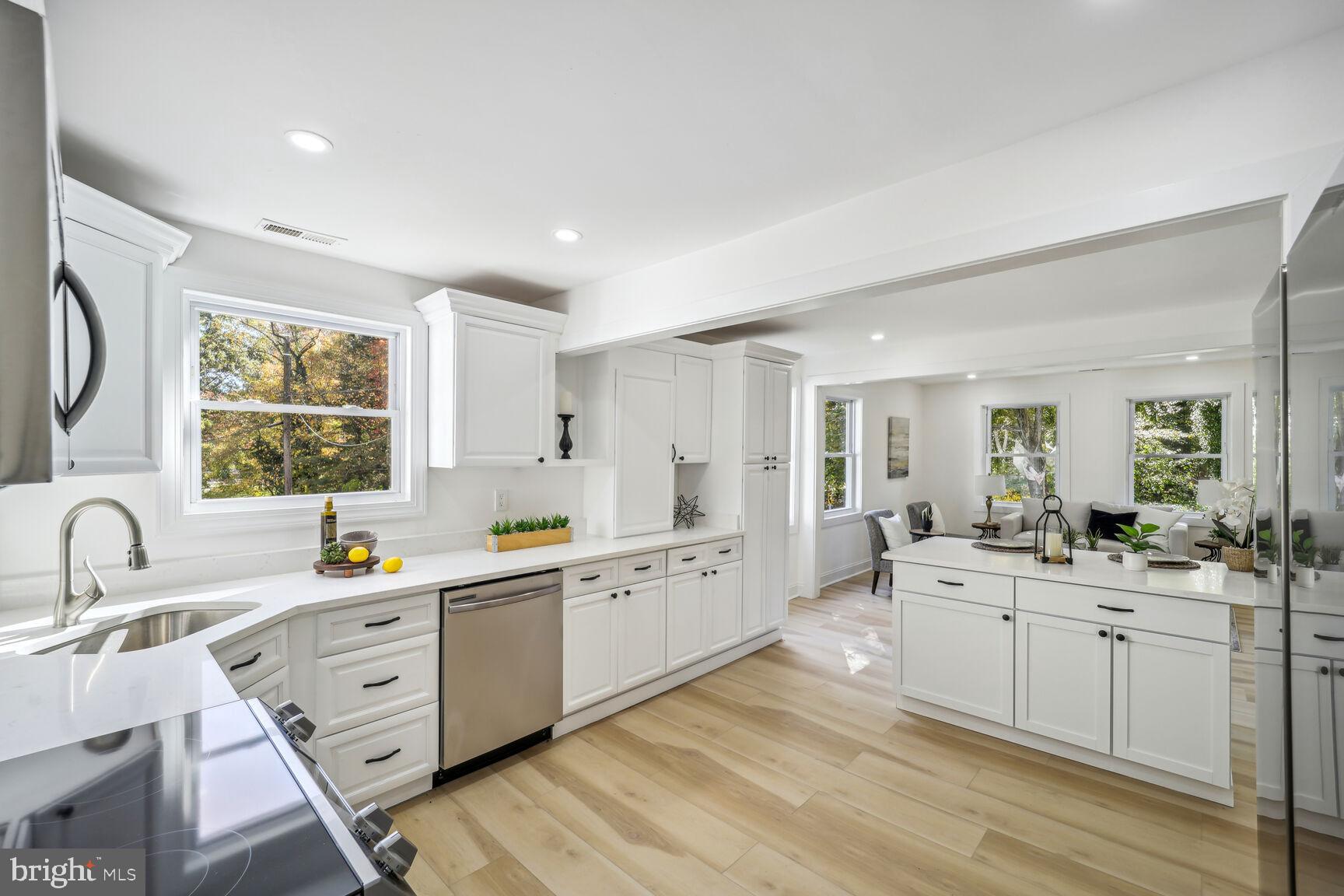 FOREST HILLS - Residential