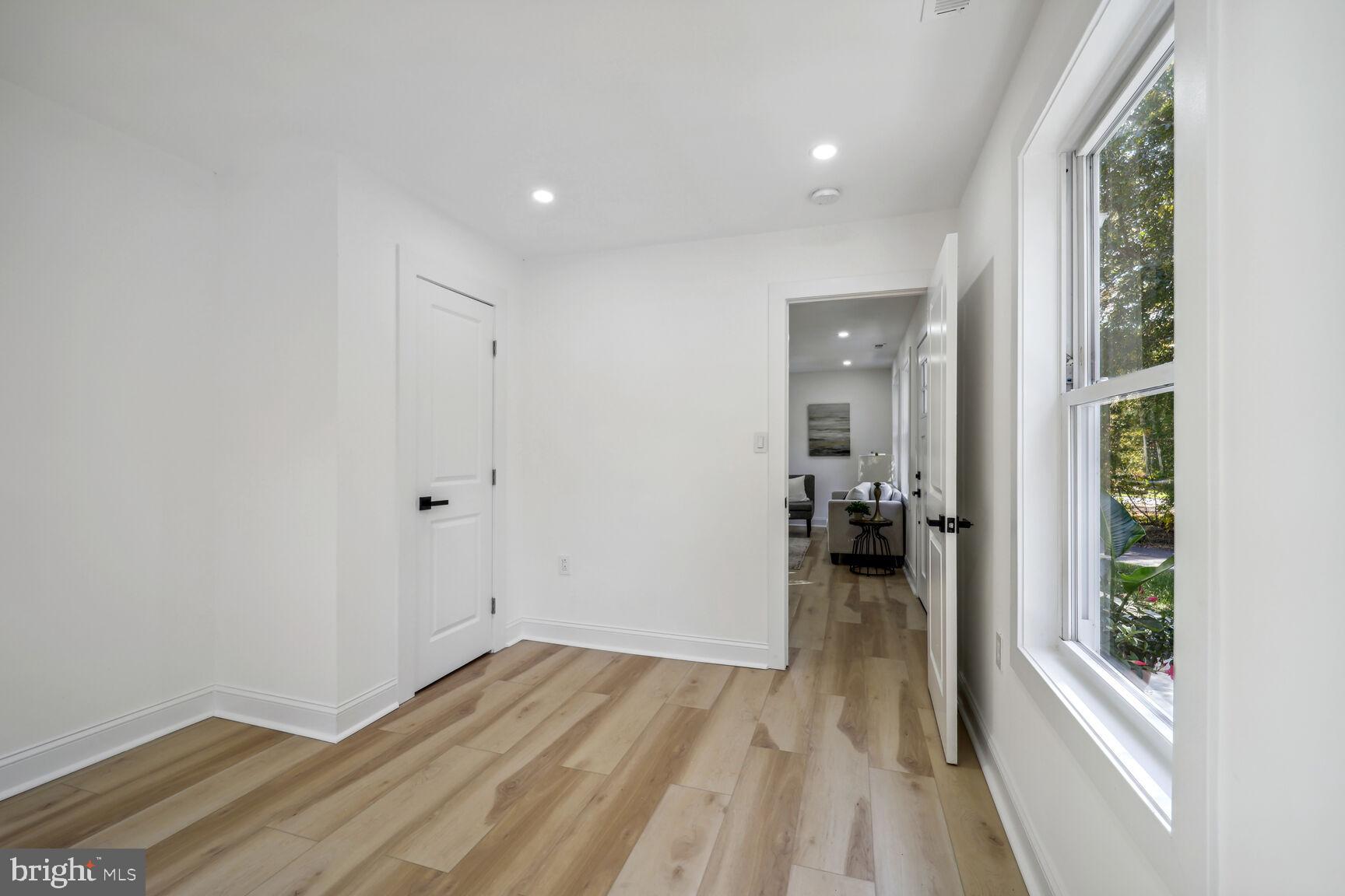 FOREST HILLS - Residential