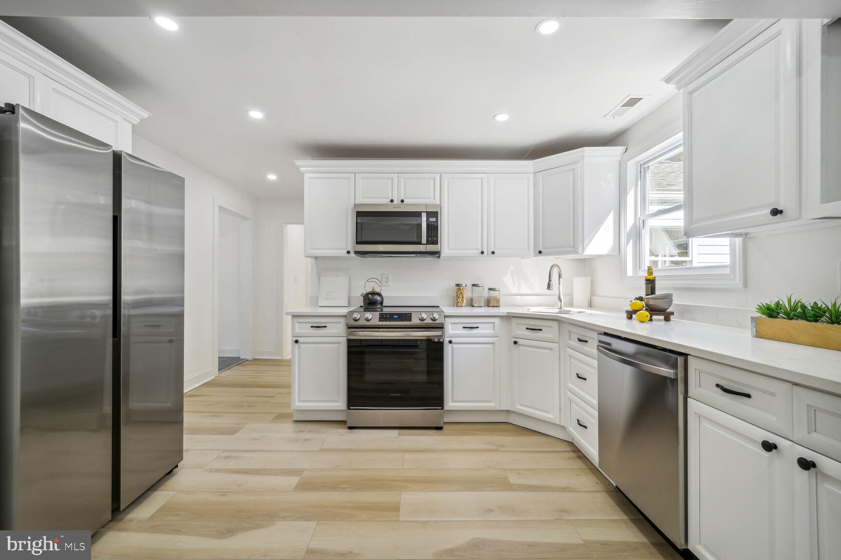 FOREST HILLS - Residential