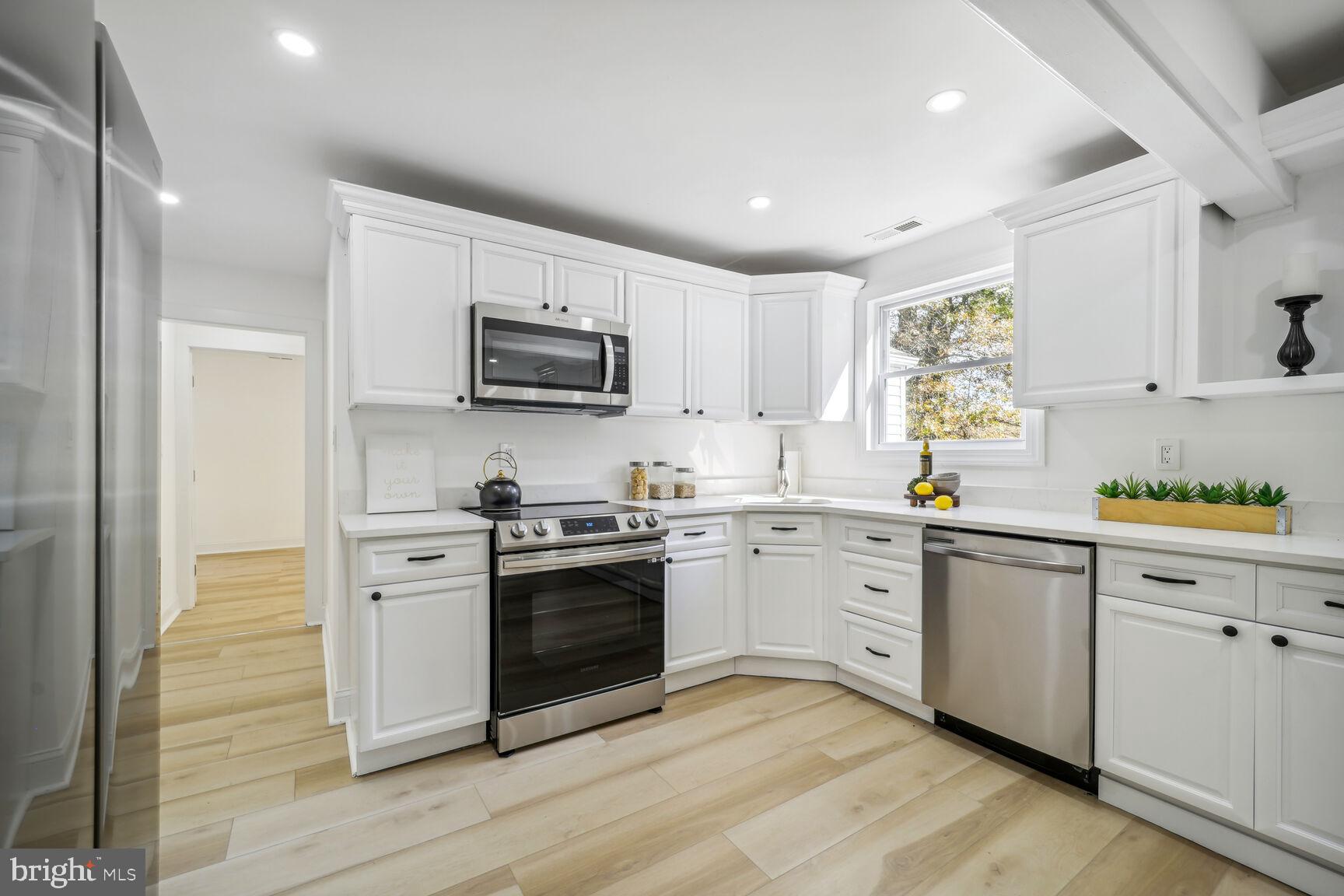 FOREST HILLS - Residential