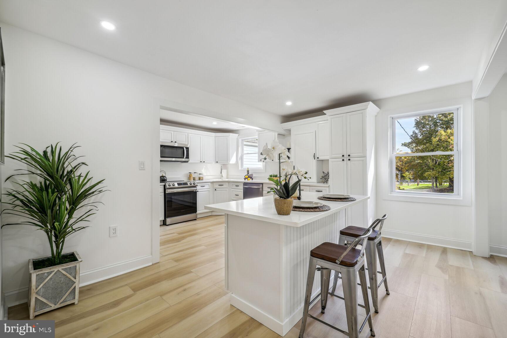 FOREST HILLS - Residential