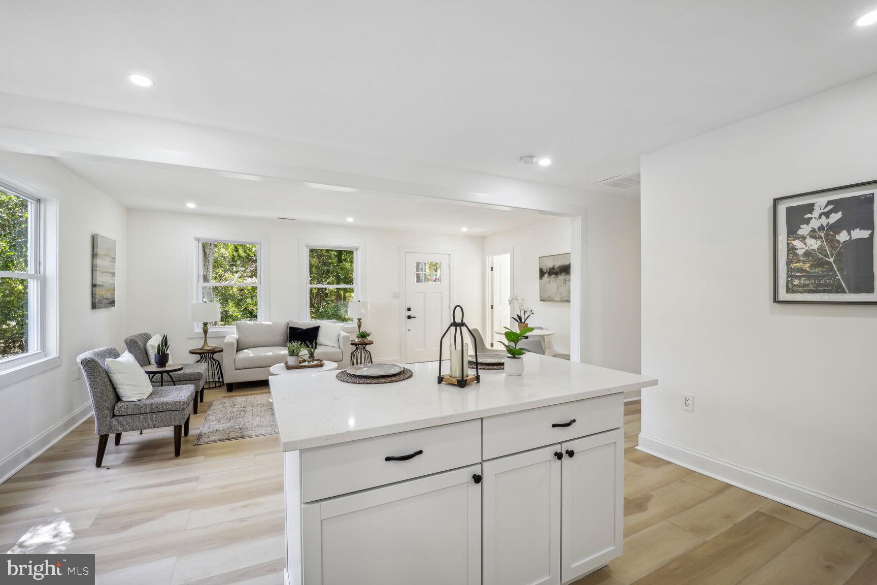 FOREST HILLS - Residential