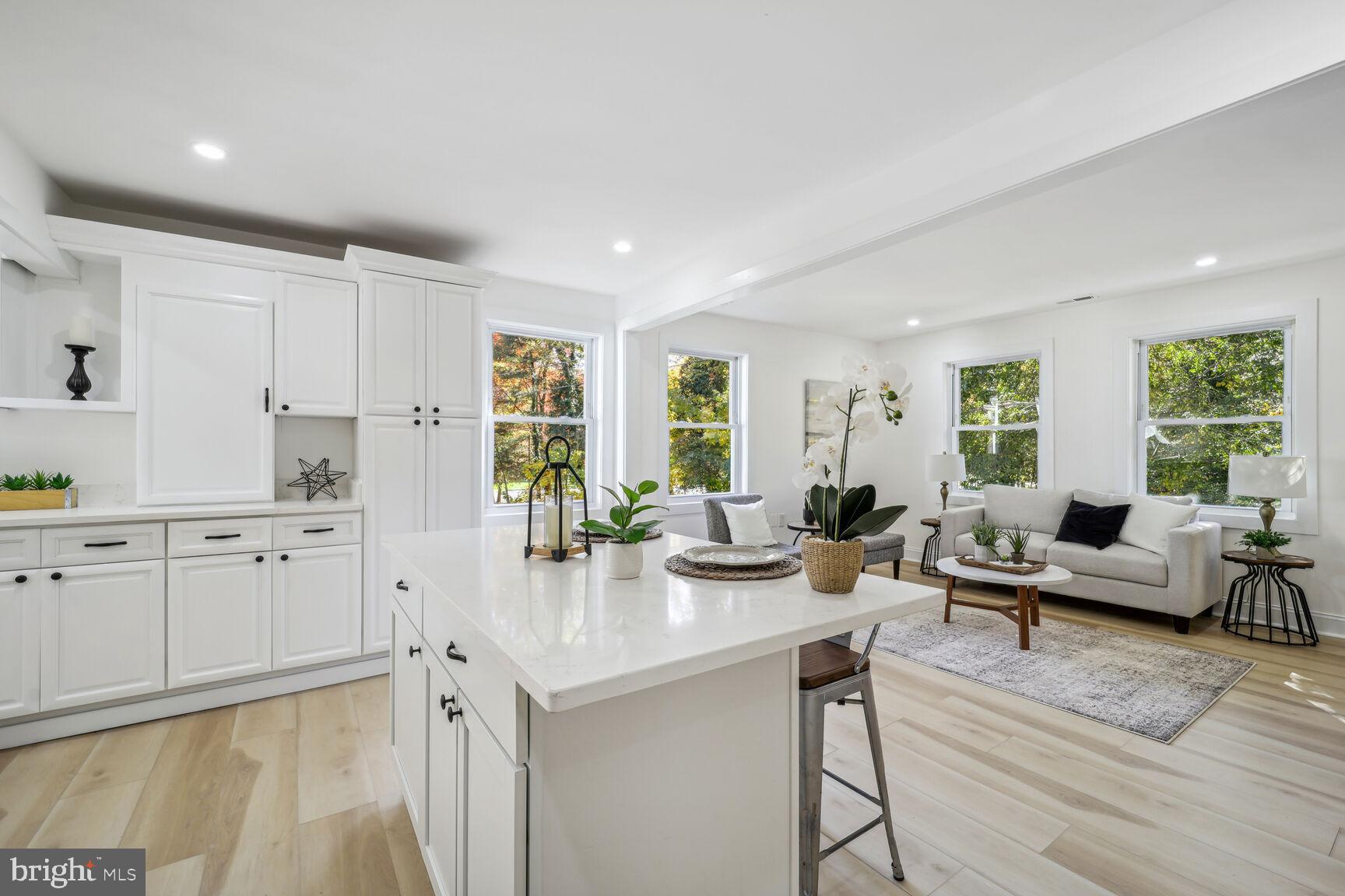 FOREST HILLS - Residential