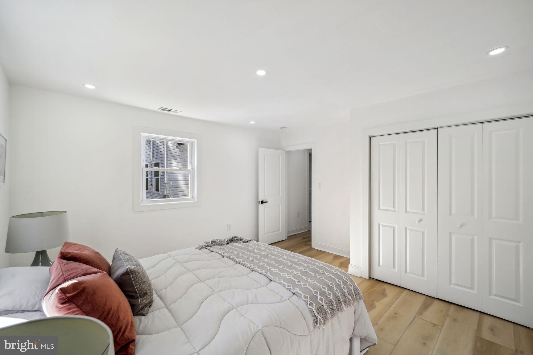 FOREST HILLS - Residential