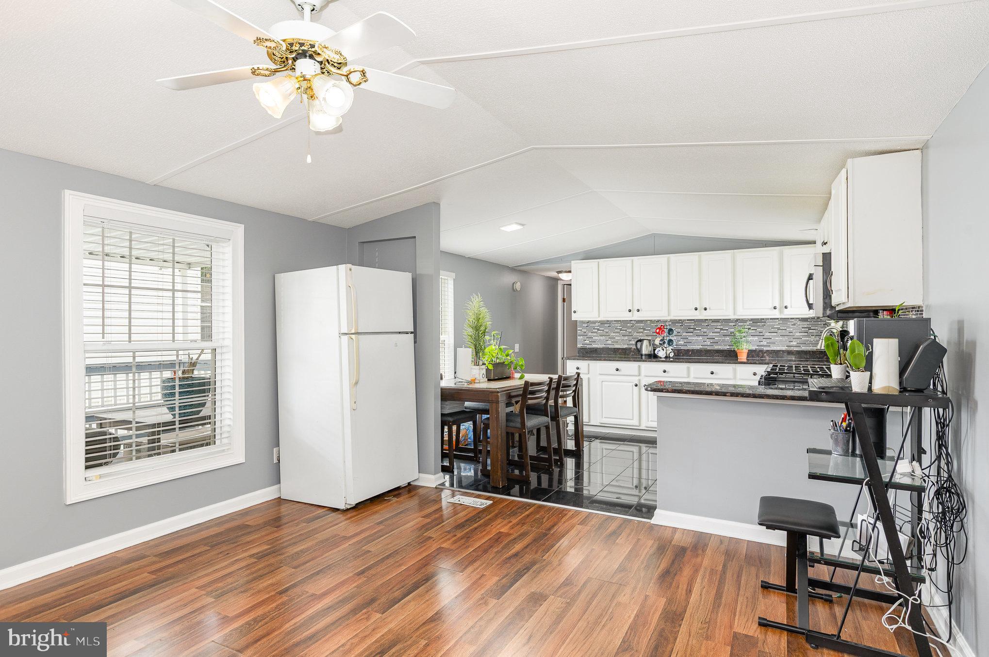 FOXWOOD VILLAGE - Residential