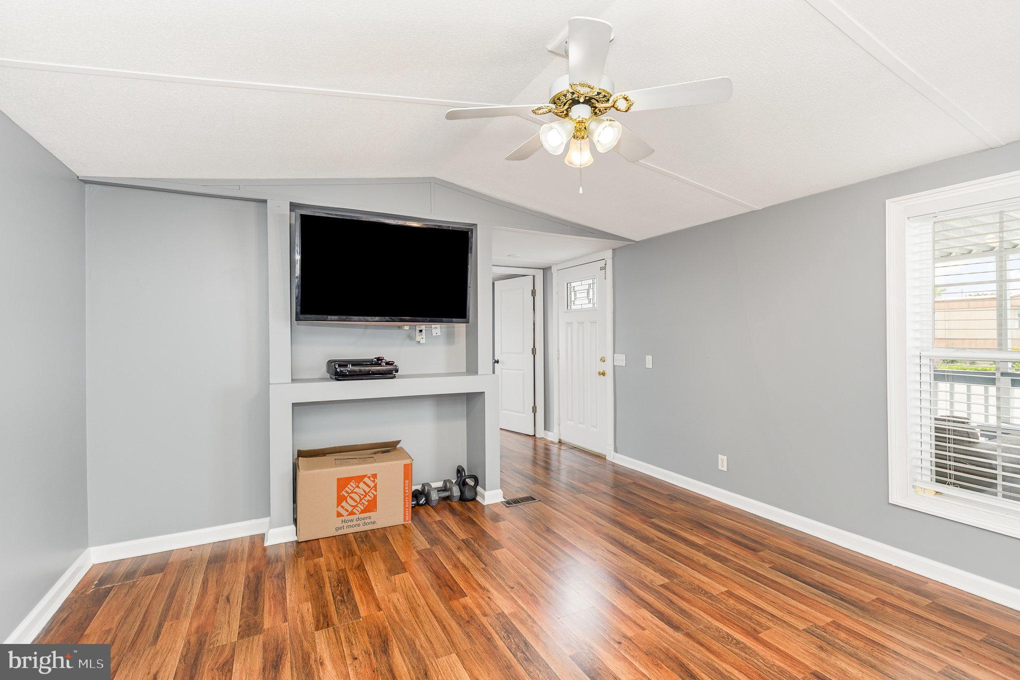 FOXWOOD VILLAGE - Residential