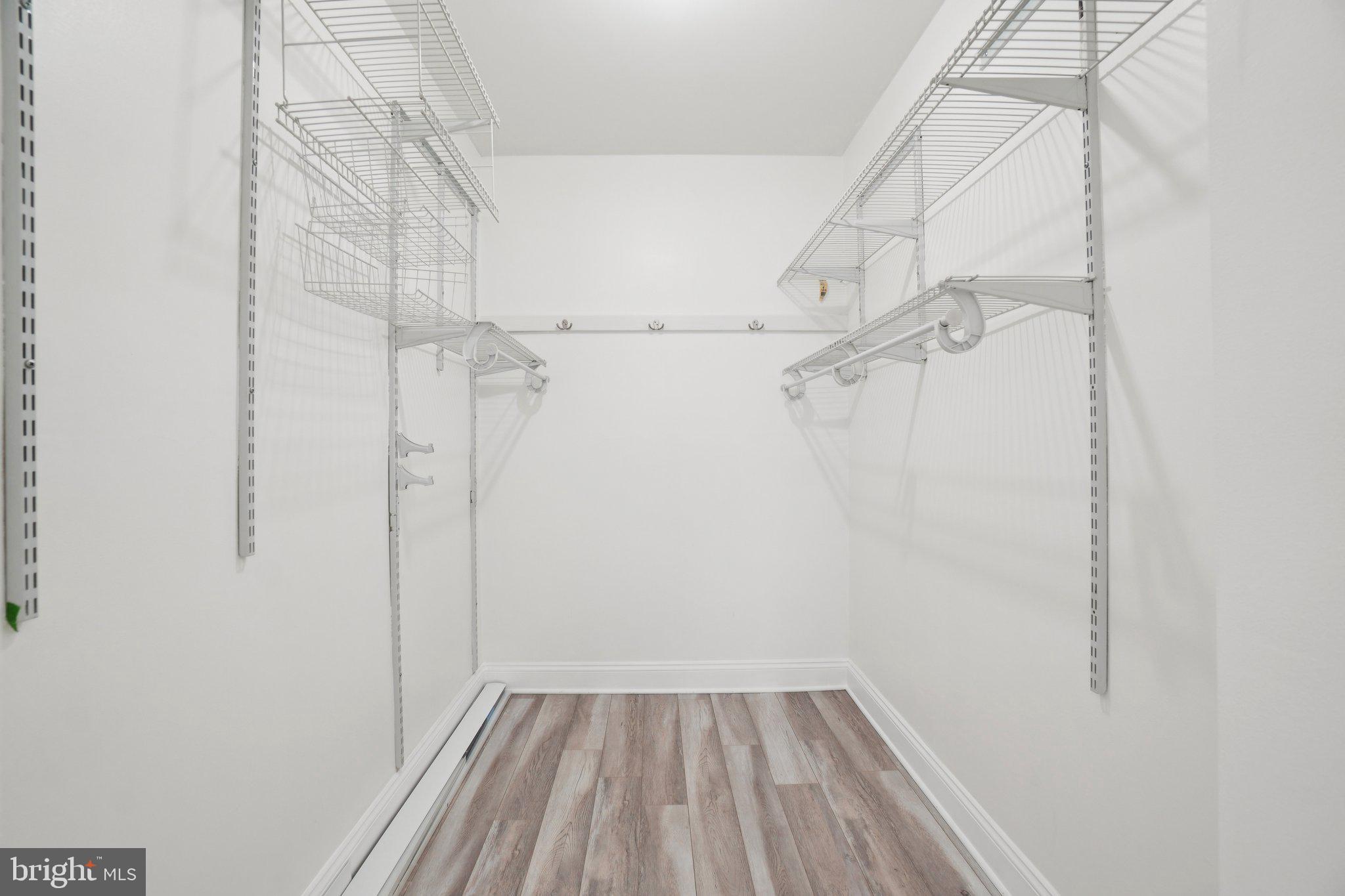 HUNTING CREEK CLUB CONDOMINIUMS - Residential Lease