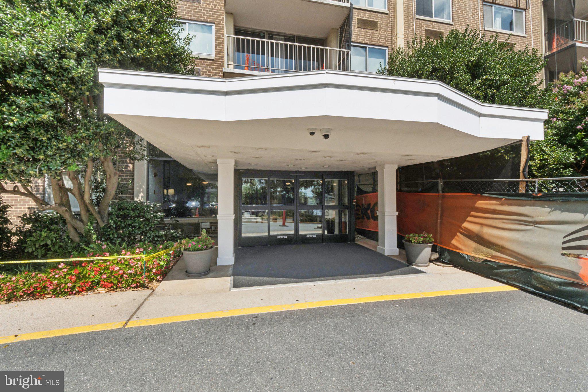 HUNTING CREEK CLUB CONDOMINIUMS - Residential Lease