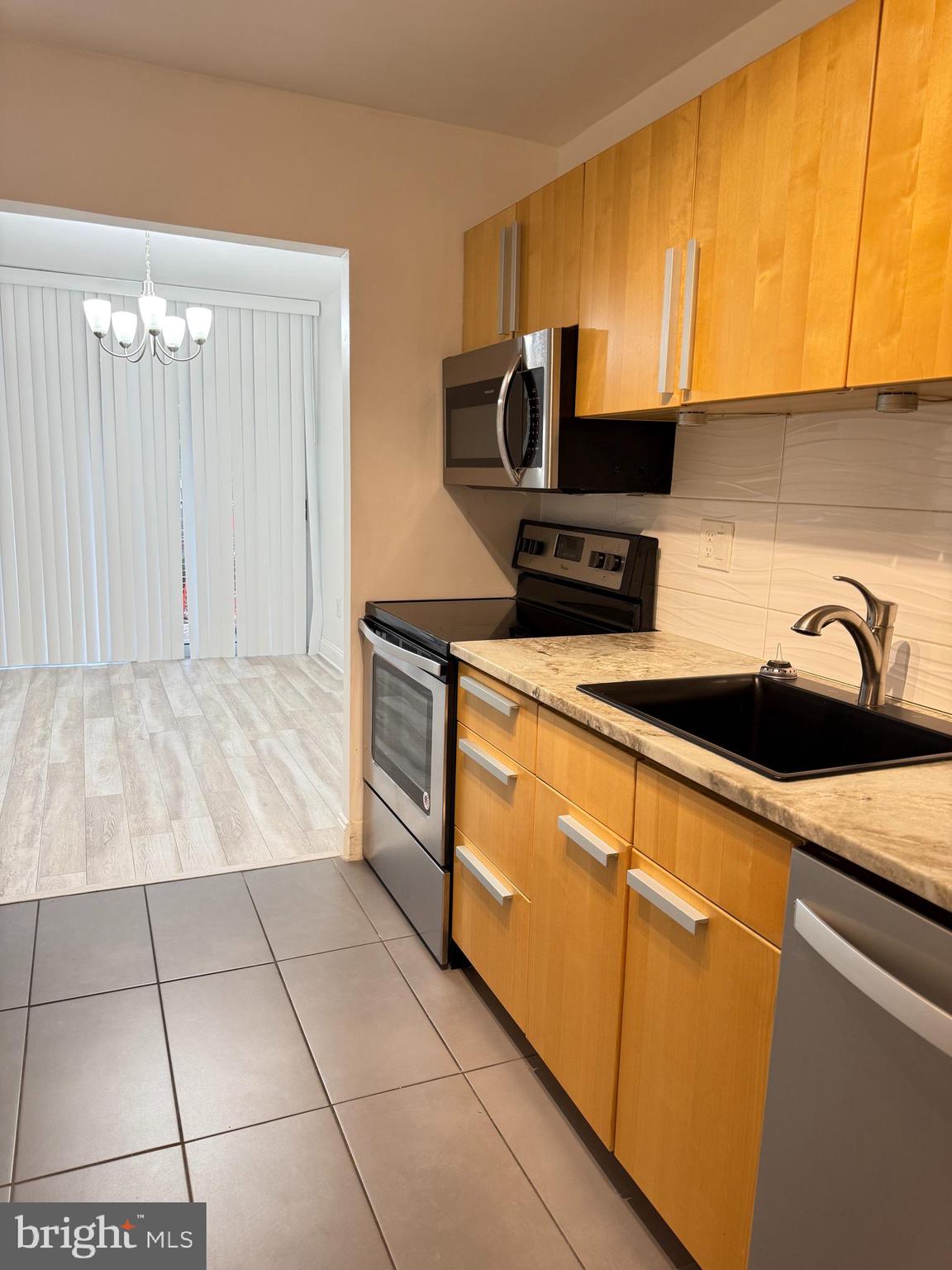 HUNTING CREEK CLUB CONDOMINIUMS - Residential Lease