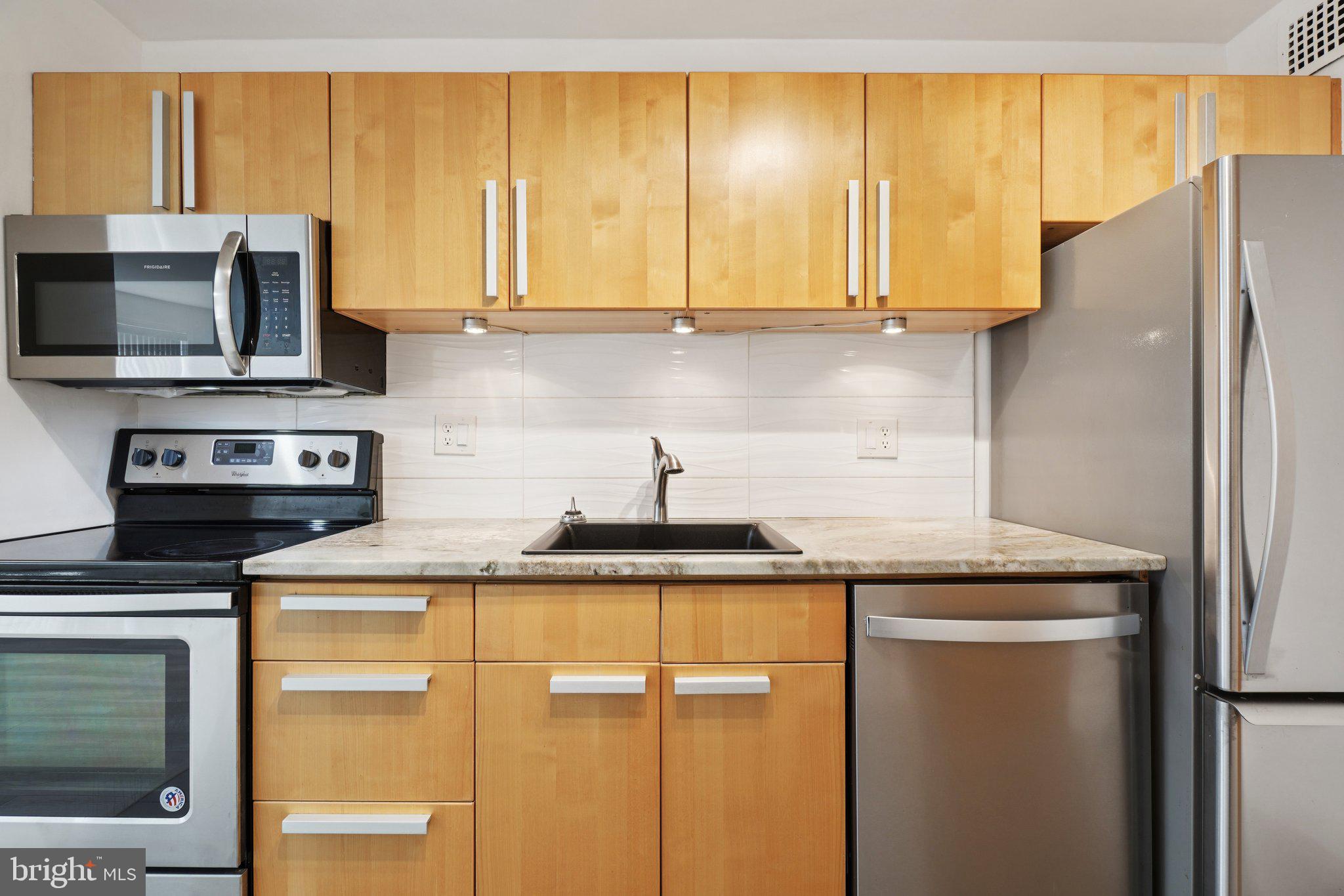 HUNTING CREEK CLUB CONDOMINIUMS - Residential Lease