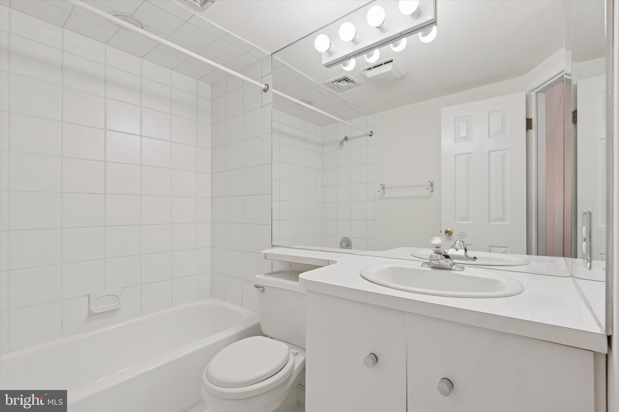 CHURCHILL COURT - Residential