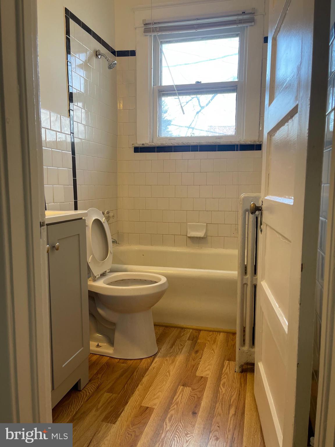 PARADISE - Residential Lease